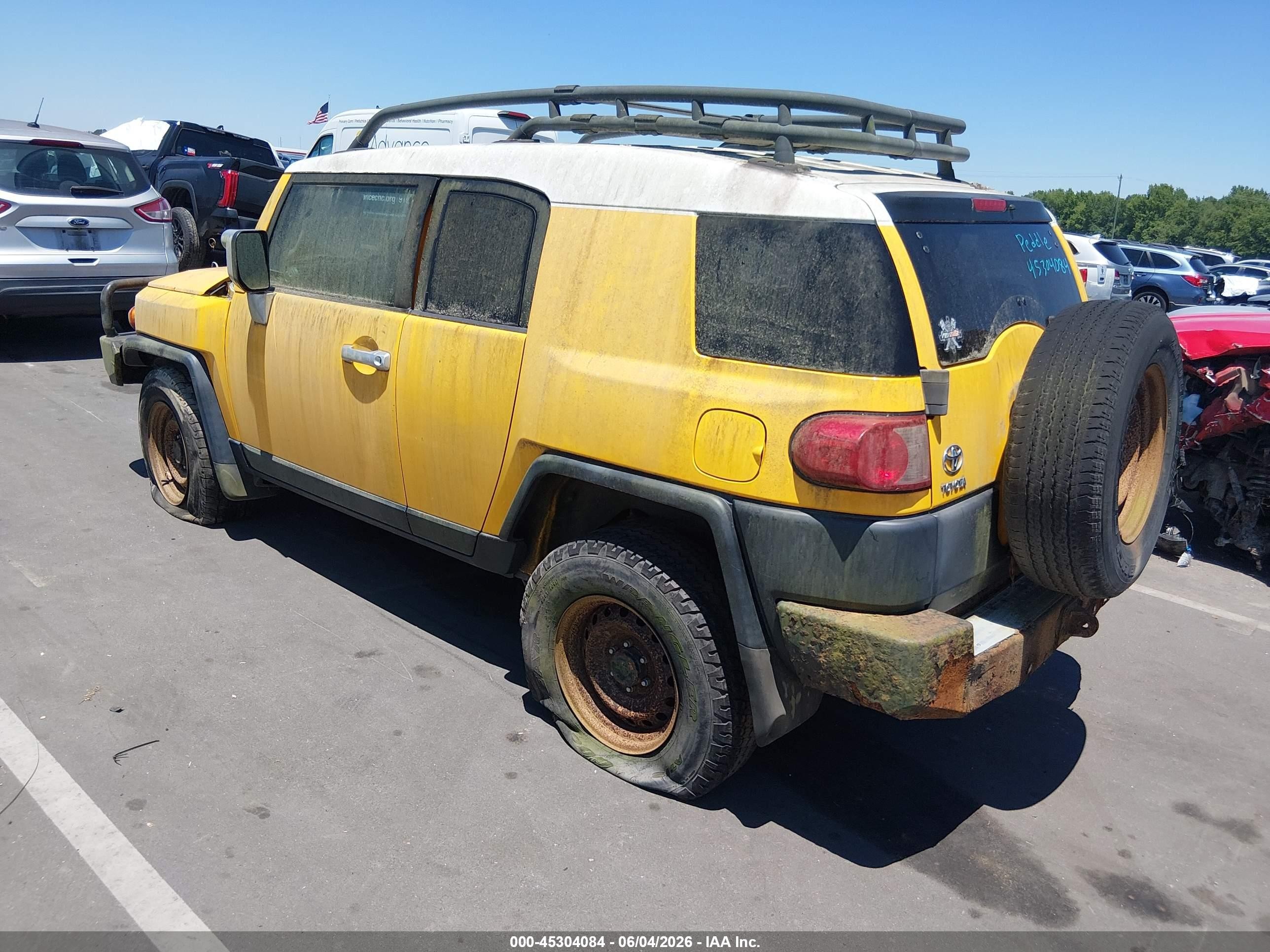 2007 Toyota Fj Cruiser   Желтый vin: JTEBU11F570067527