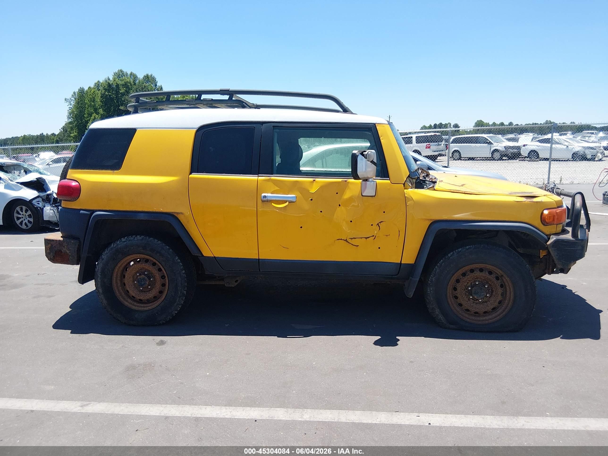 2007 Toyota Fj Cruiser   Желтый vin: JTEBU11F570067527