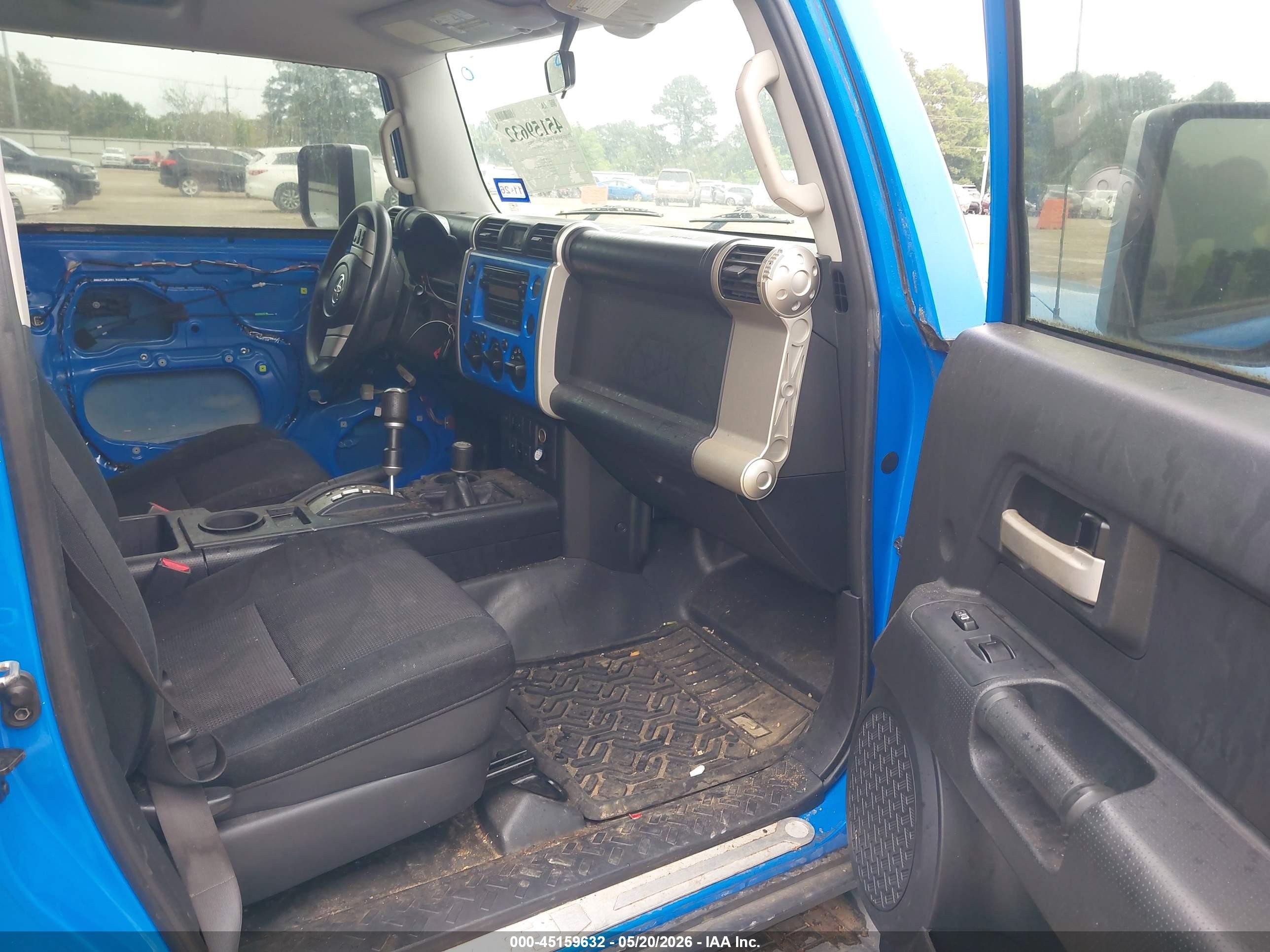 2007 Toyota Fj Cruiser   Blue vin: JTEBU11F570076664