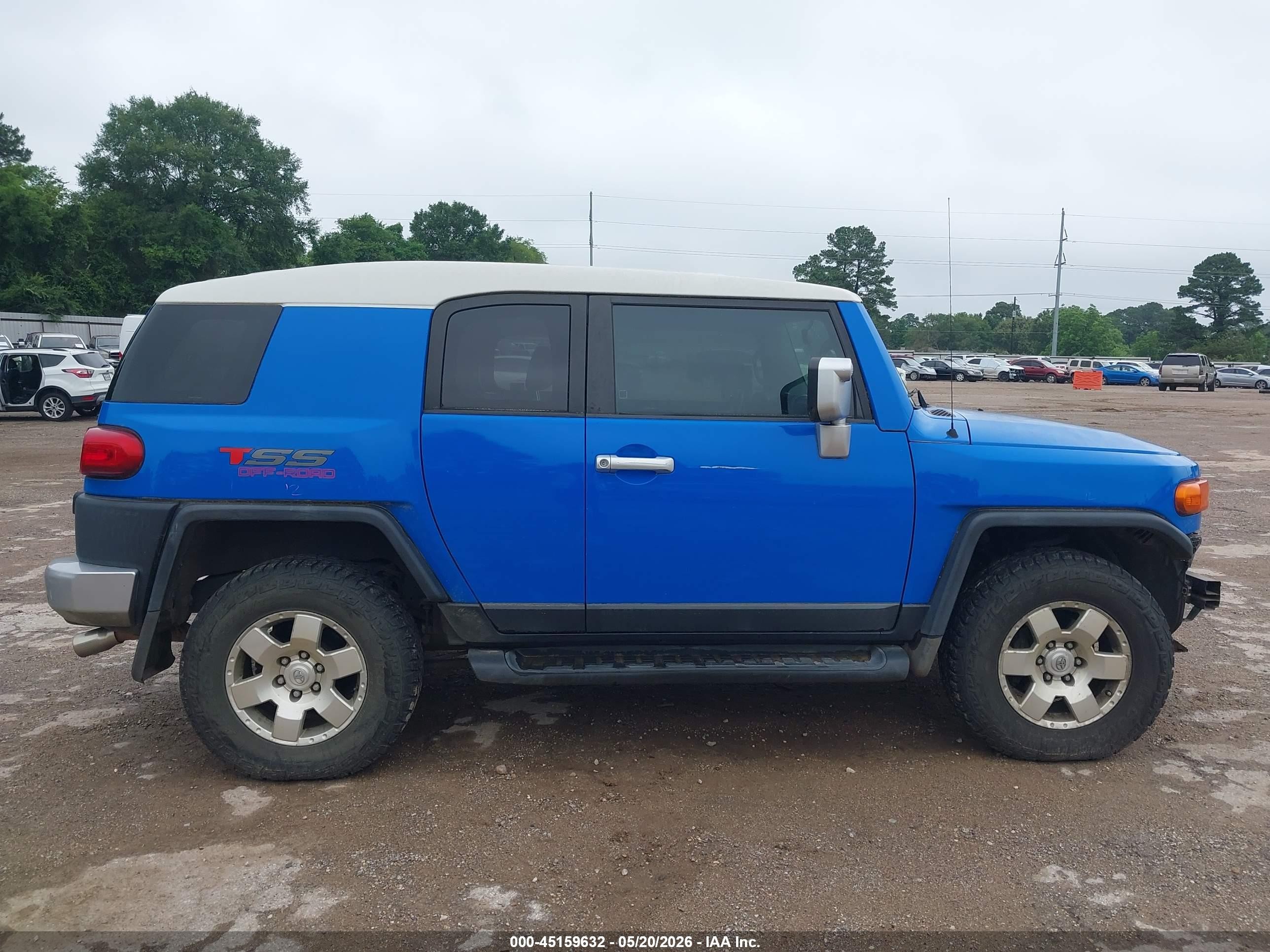 2007 Toyota Fj Cruiser   Blue vin: JTEBU11F570076664
