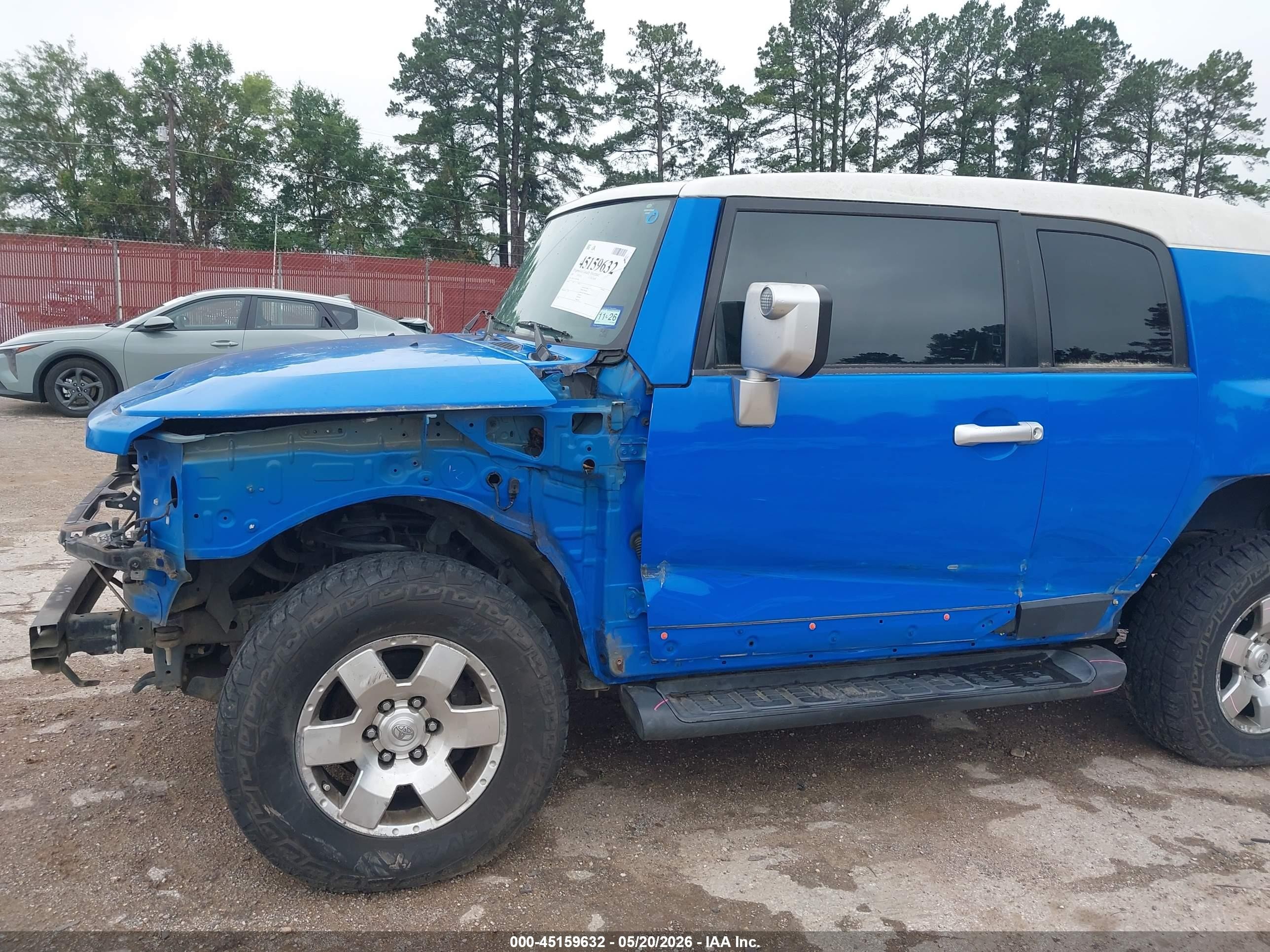 2007 Toyota Fj Cruiser   Blue vin: JTEBU11F570076664
