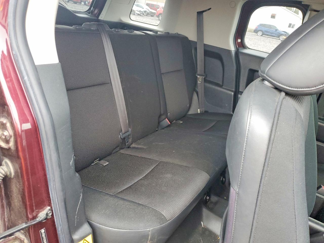 2007 Toyota Fj Cruiser Base Maroon vin: JTEBU11F570078060
