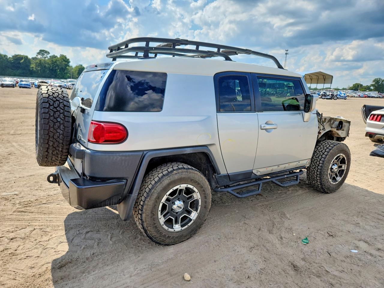 2007 Toyota Fj Cruiser Base Silver vin: JTEBU11F570092895