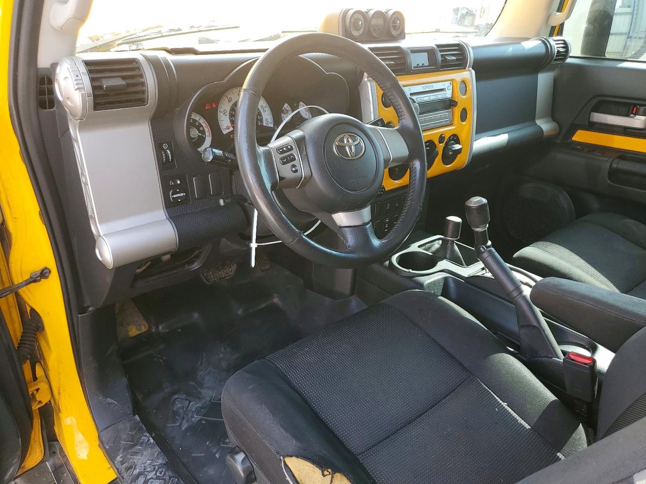 2007 Toyota Fj Cruiser Base Желтый vin: JTEBU11F570101370