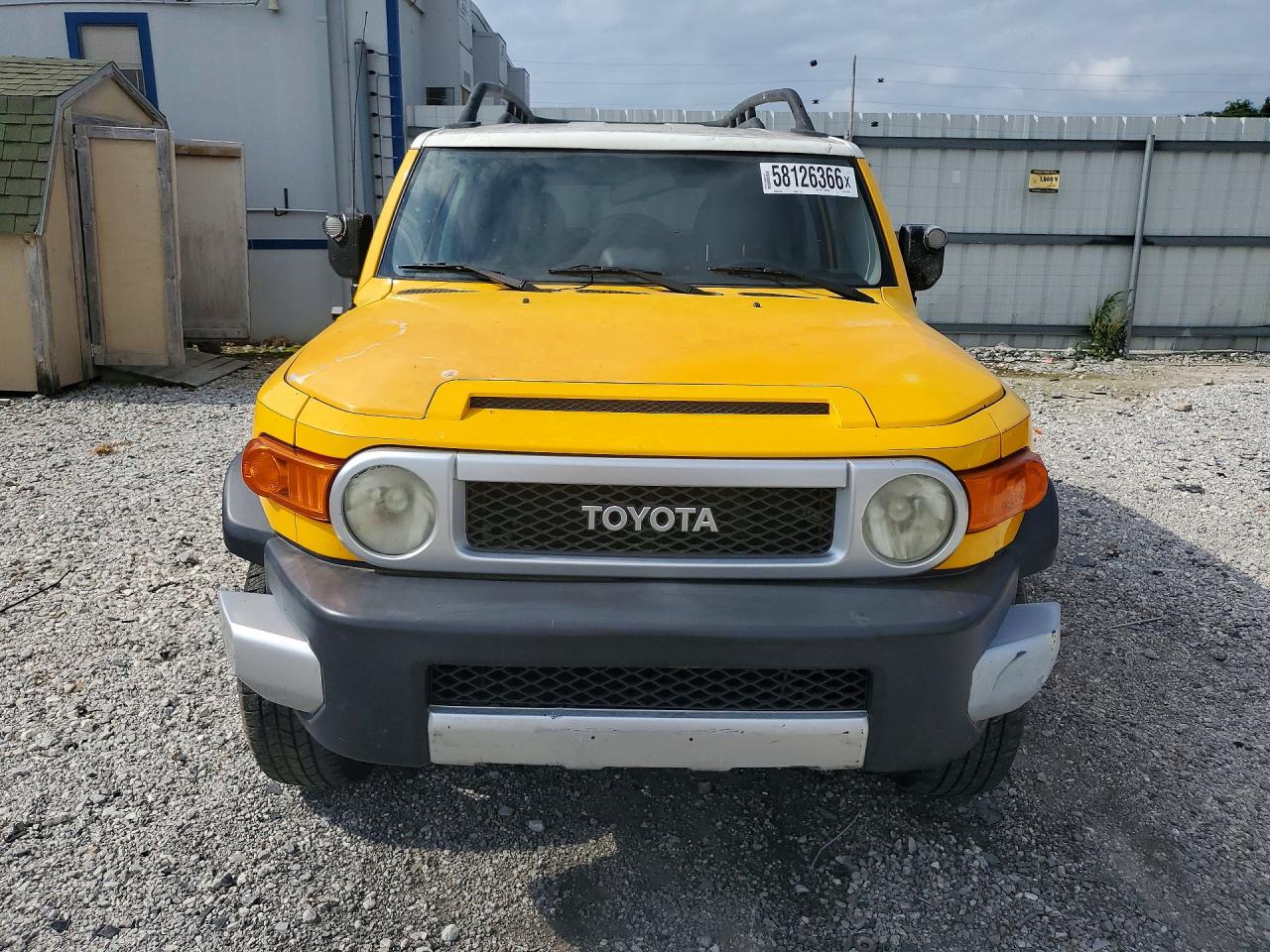 2007 Toyota Fj Cruiser Base Желтый vin: JTEBU11F570101370