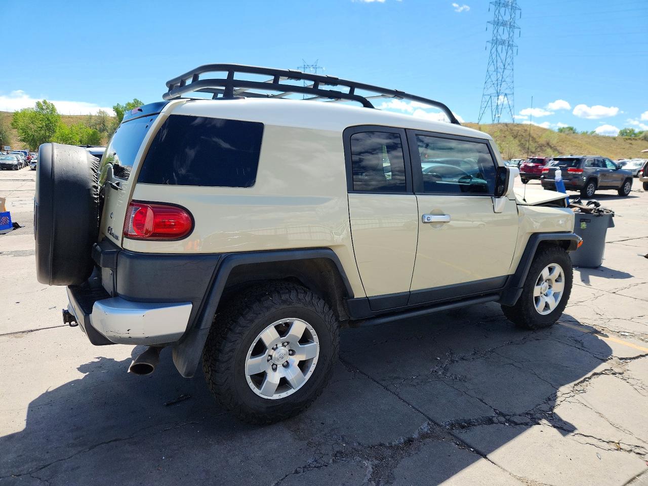 2008 Toyota Fj Cruiser Base Tan vin: JTEBU11F58K016194