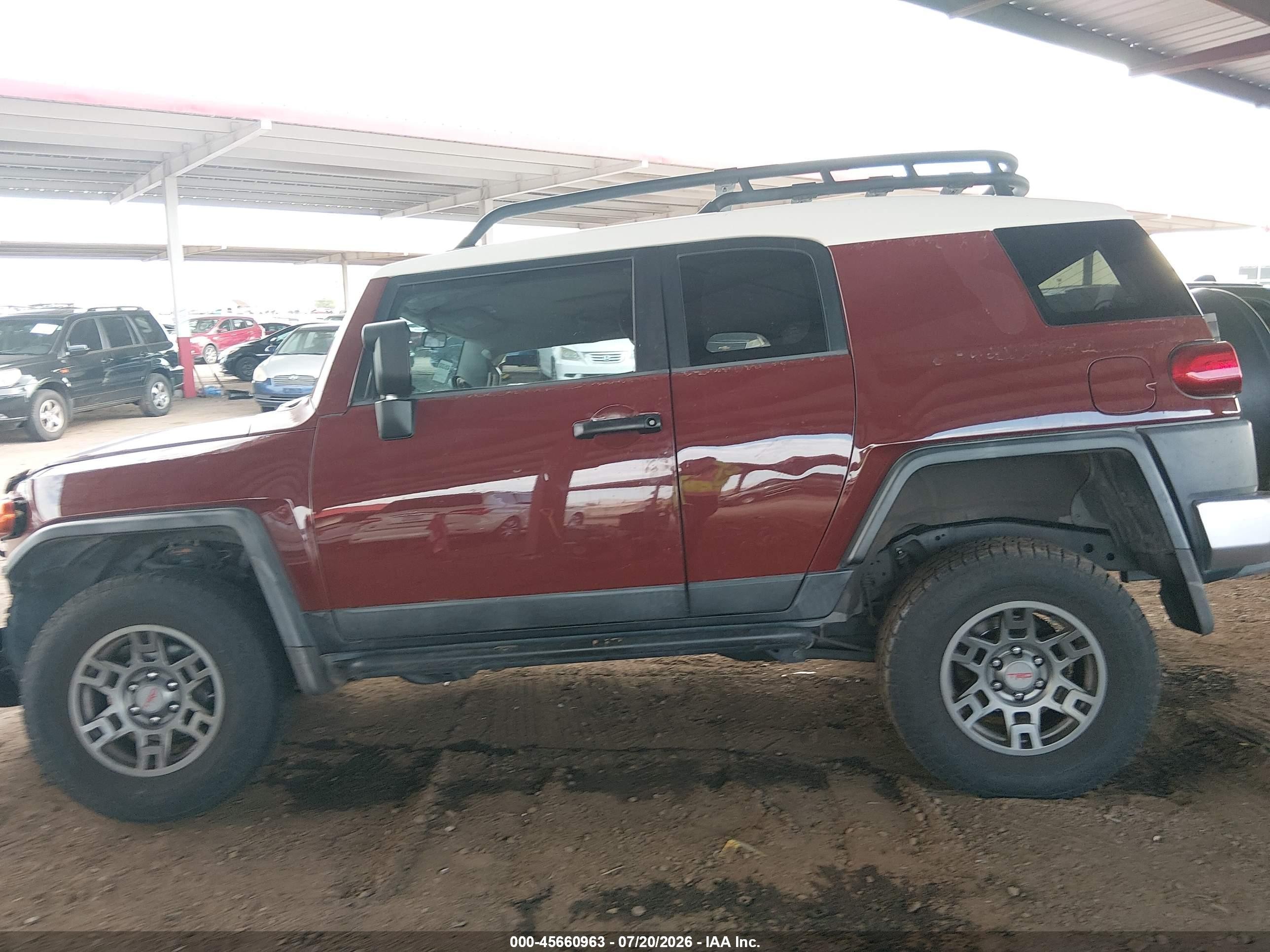 2008 Toyota Fj Cruiser   Maroon vin: JTEBU11F58K022853