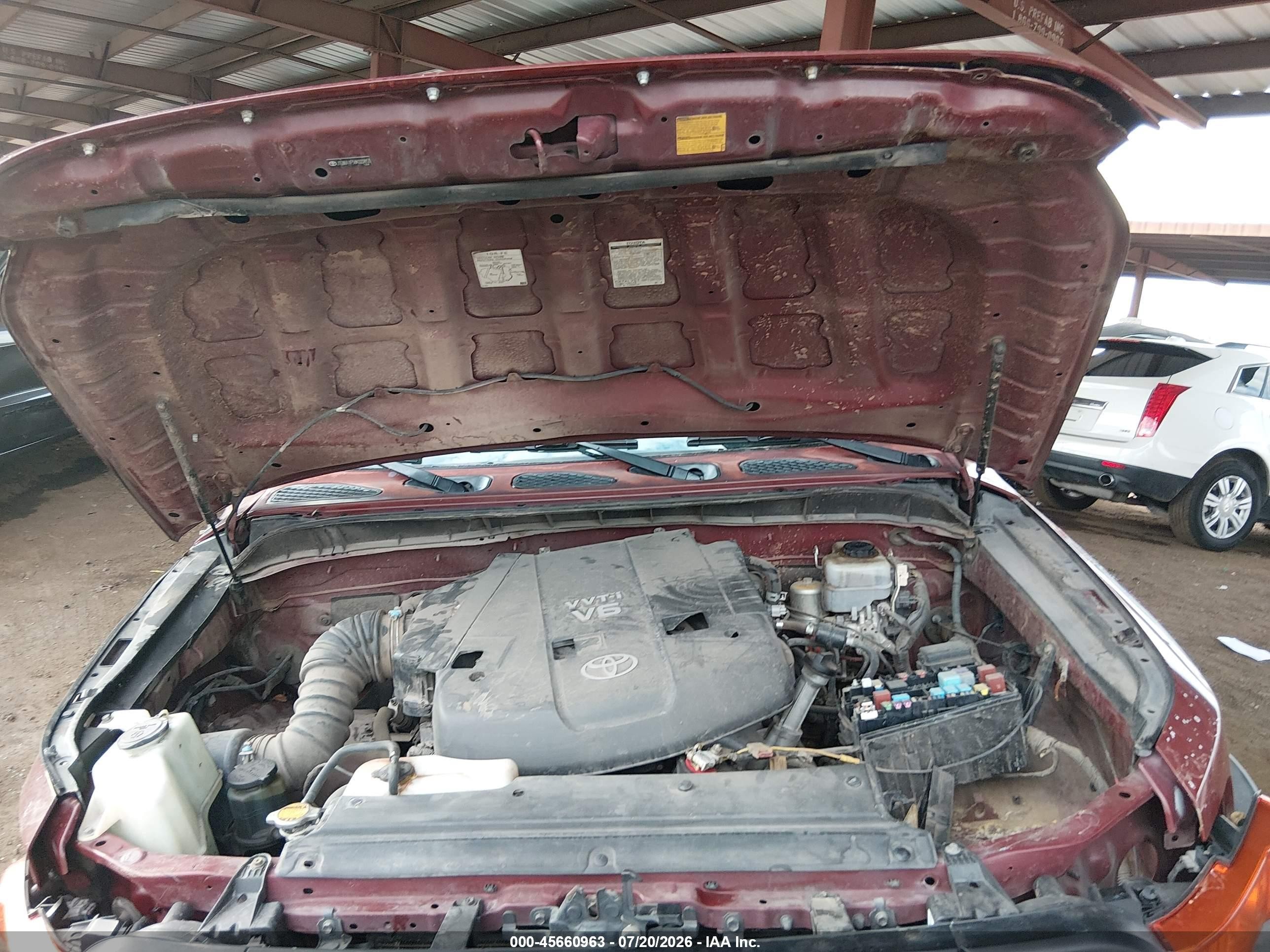 2008 Toyota Fj Cruiser   Maroon vin: JTEBU11F58K022853
