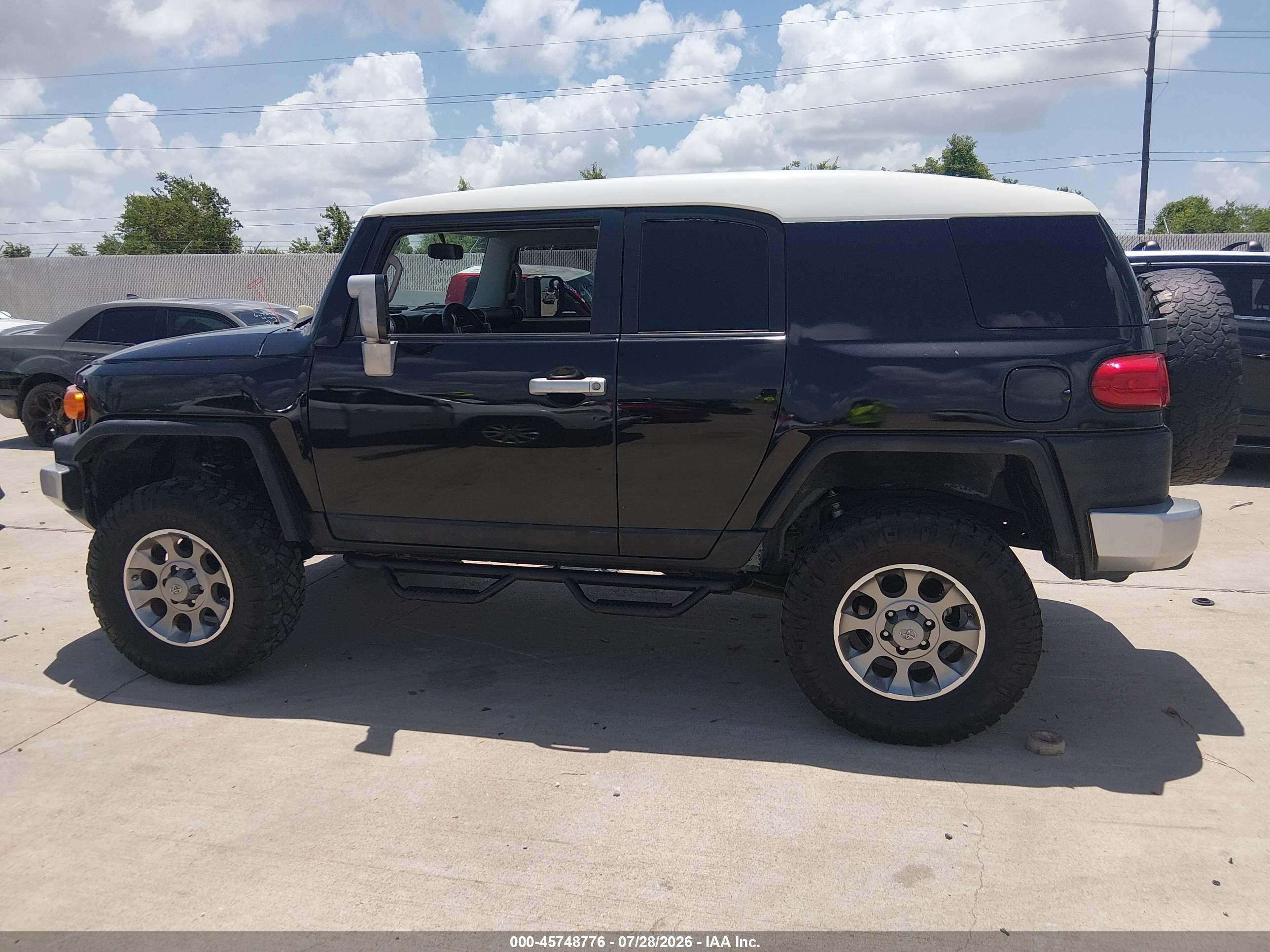 2007 Toyota Fj Cruiser   Black vin: JTEBU11F670016277