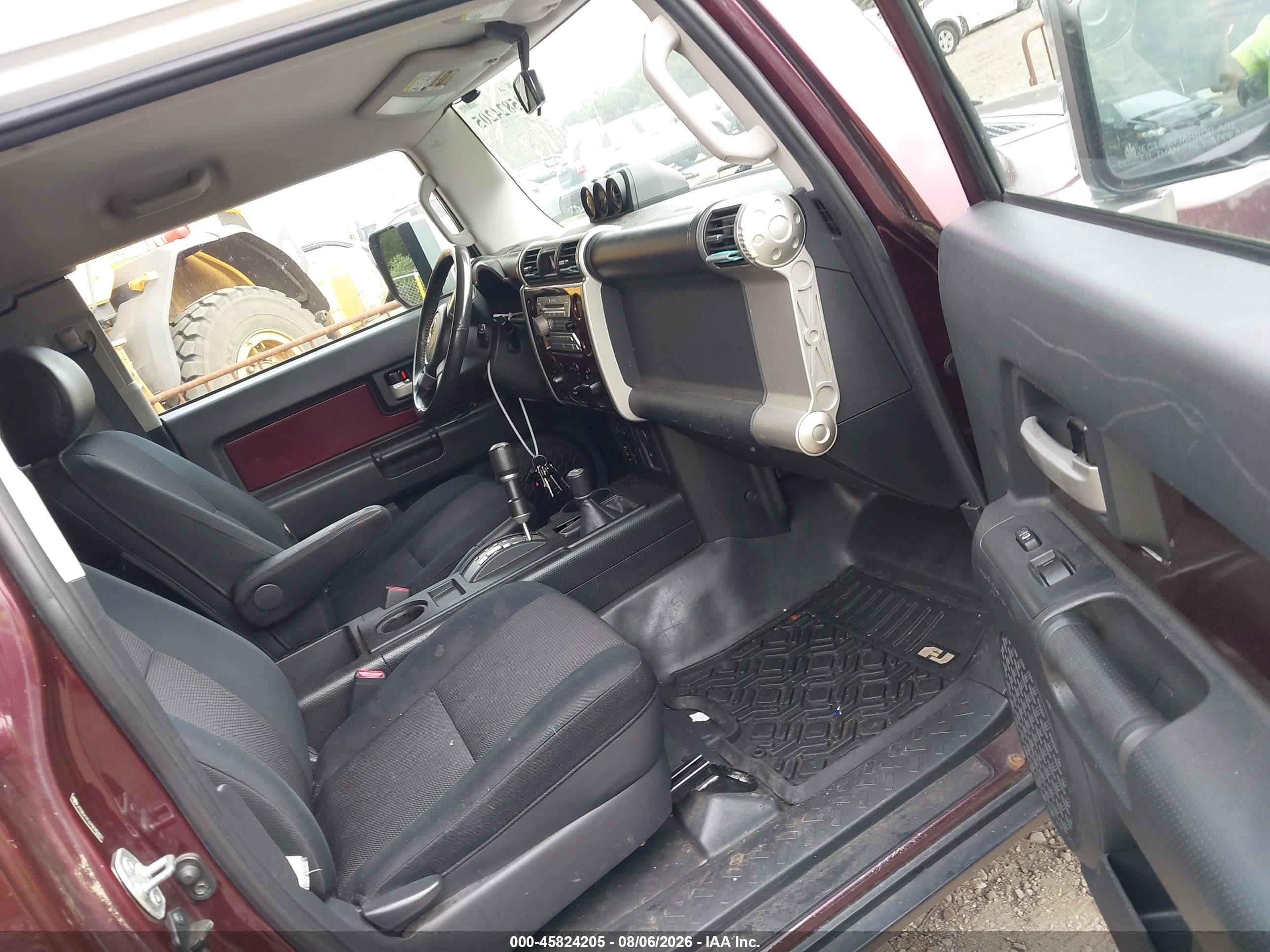 2007 Toyota Fj Cruiser   Maroon vin: JTEBU11F670039302