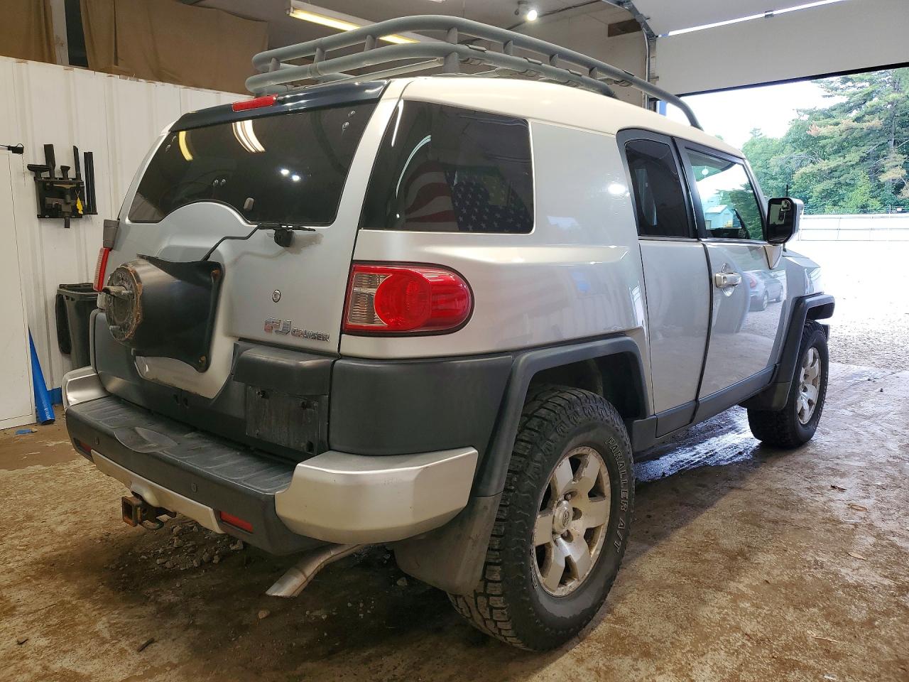 2007 Toyota Fj Cruiser Base Silver vin: JTEBU11F670058240