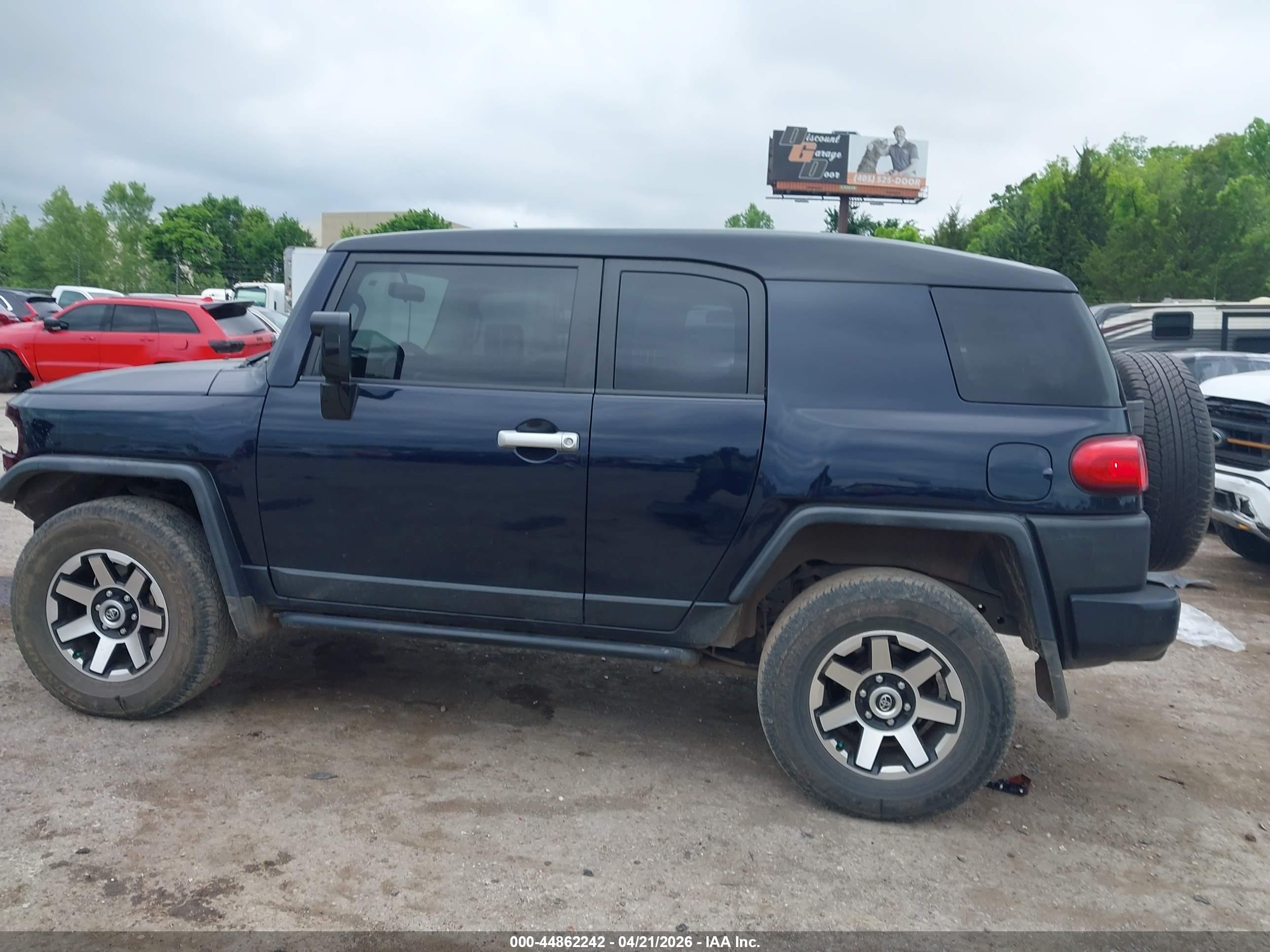 2007 Toyota Fj Cruiser   Black vin: JTEBU11F670064765