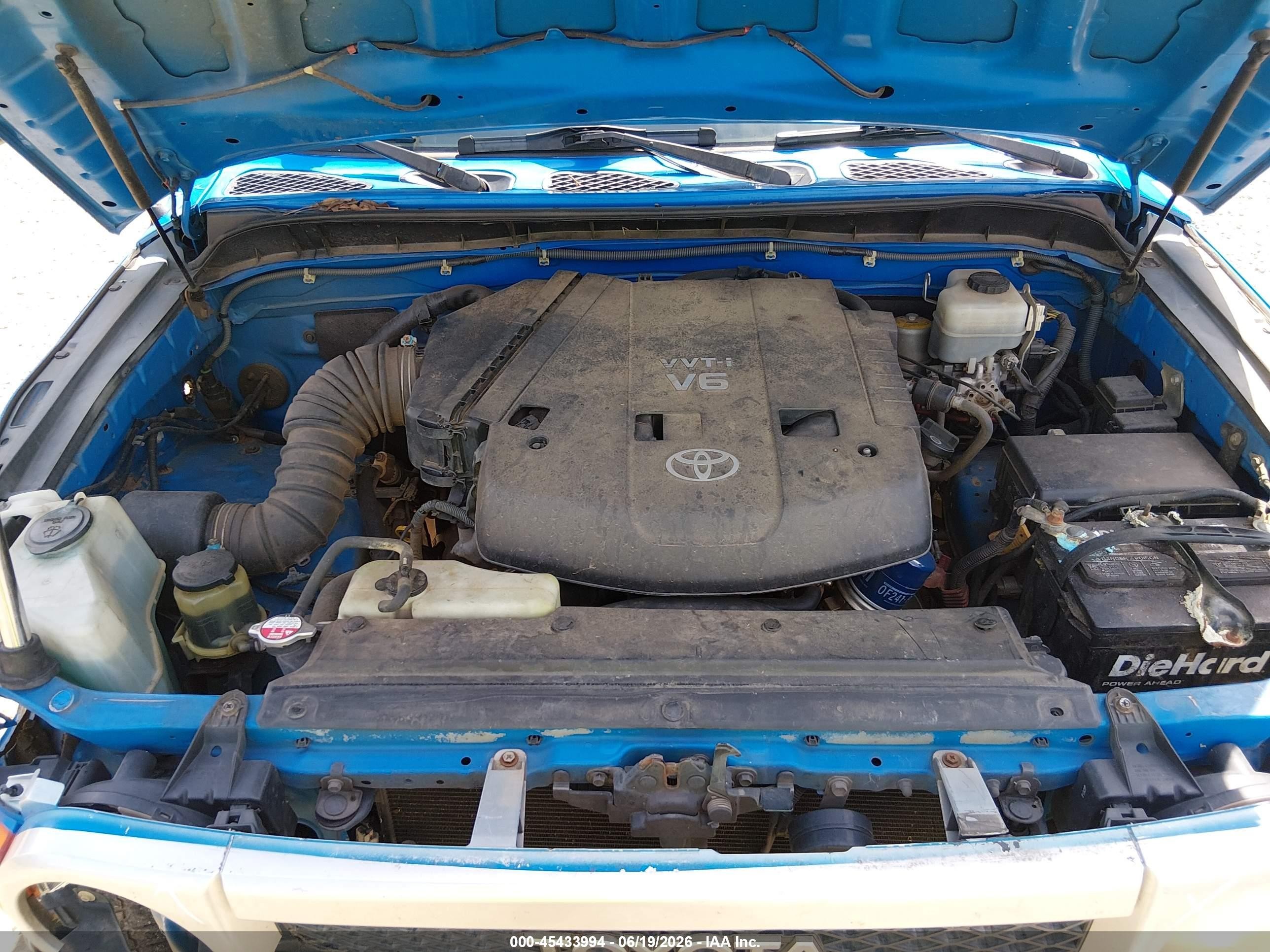 2007 Toyota Fj Cruiser   Blue vin: JTEBU11F670066354