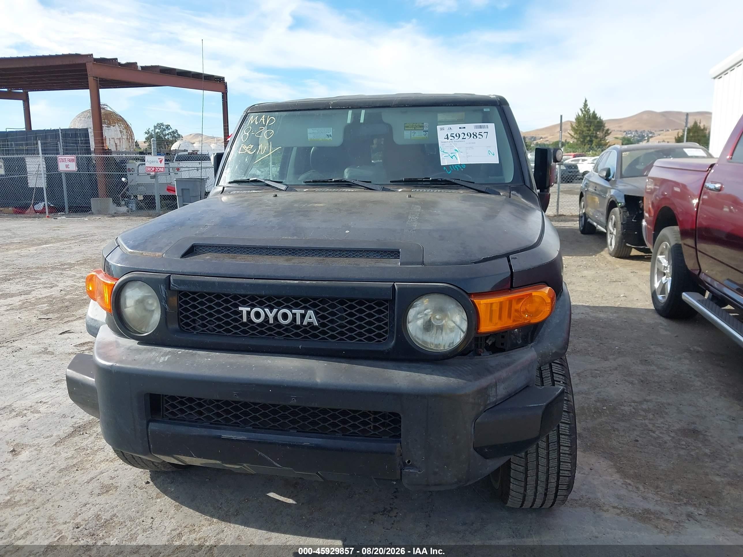 2007 Toyota Fj Cruiser   Black vin: JTEBU11F670087947