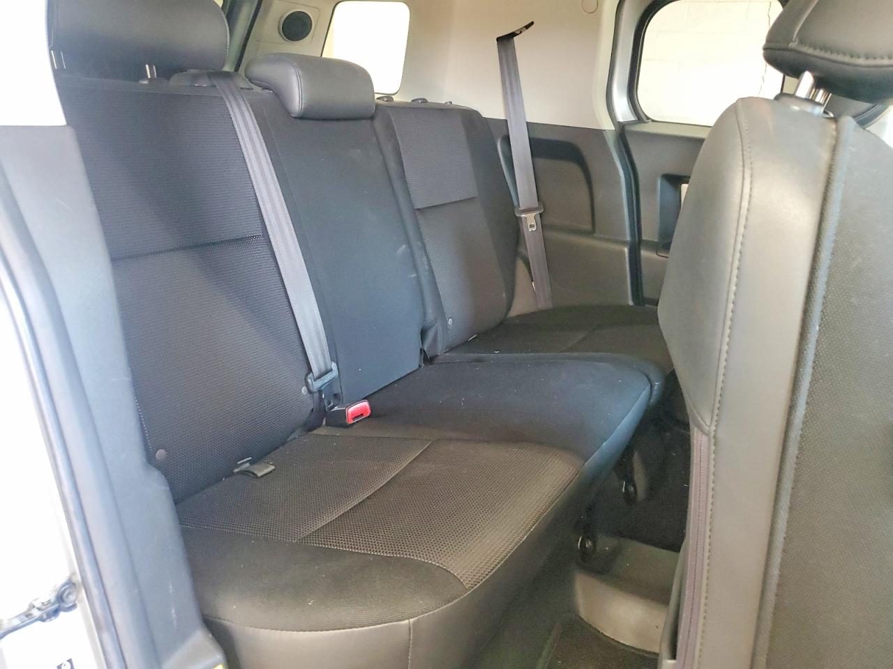 2007 Toyota Fj Cruiser Base Silver vin: JTEBU11F670096521