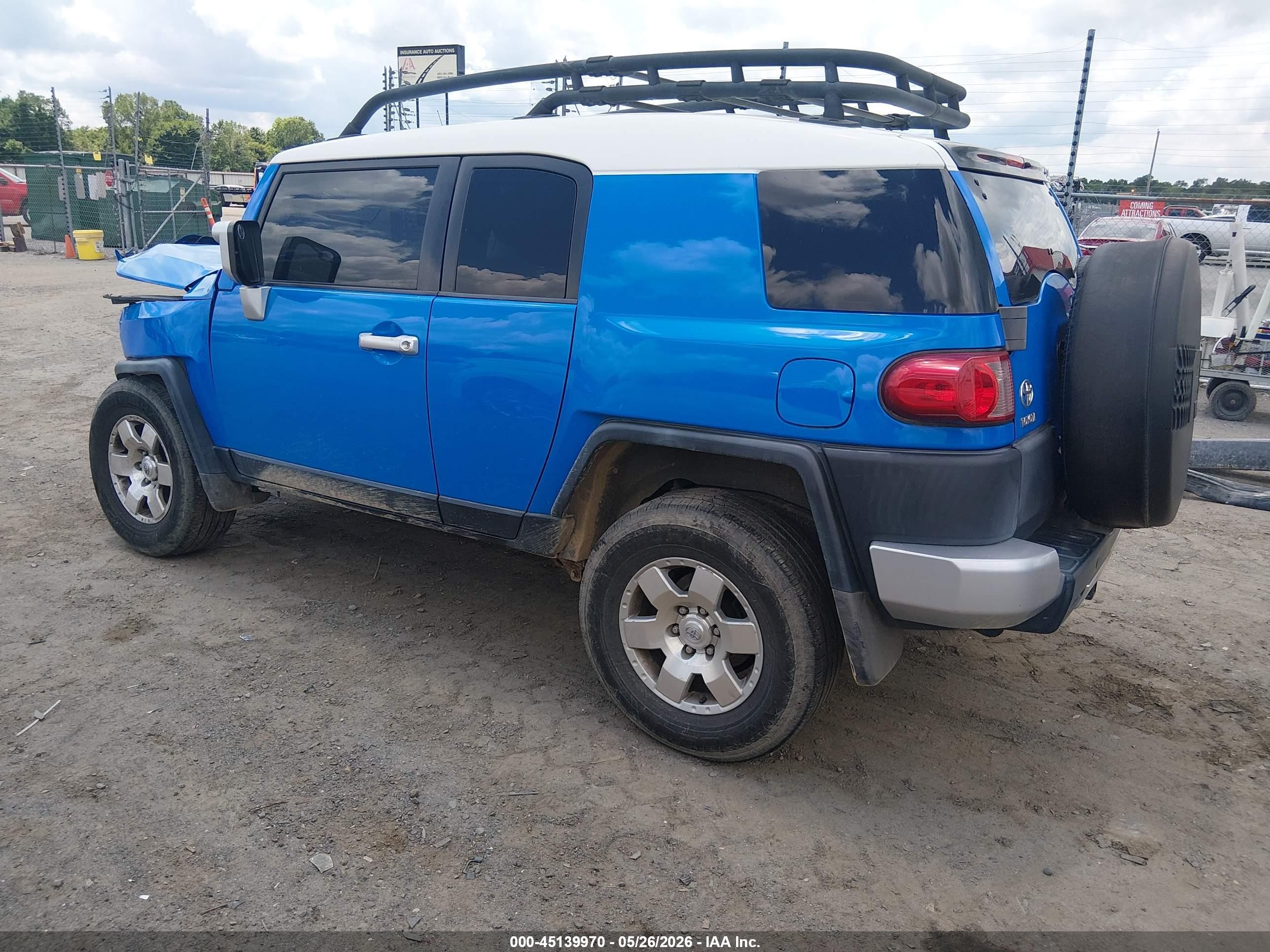 2007 Toyota Fj Cruiser   Blue vin: JTEBU11F670098897