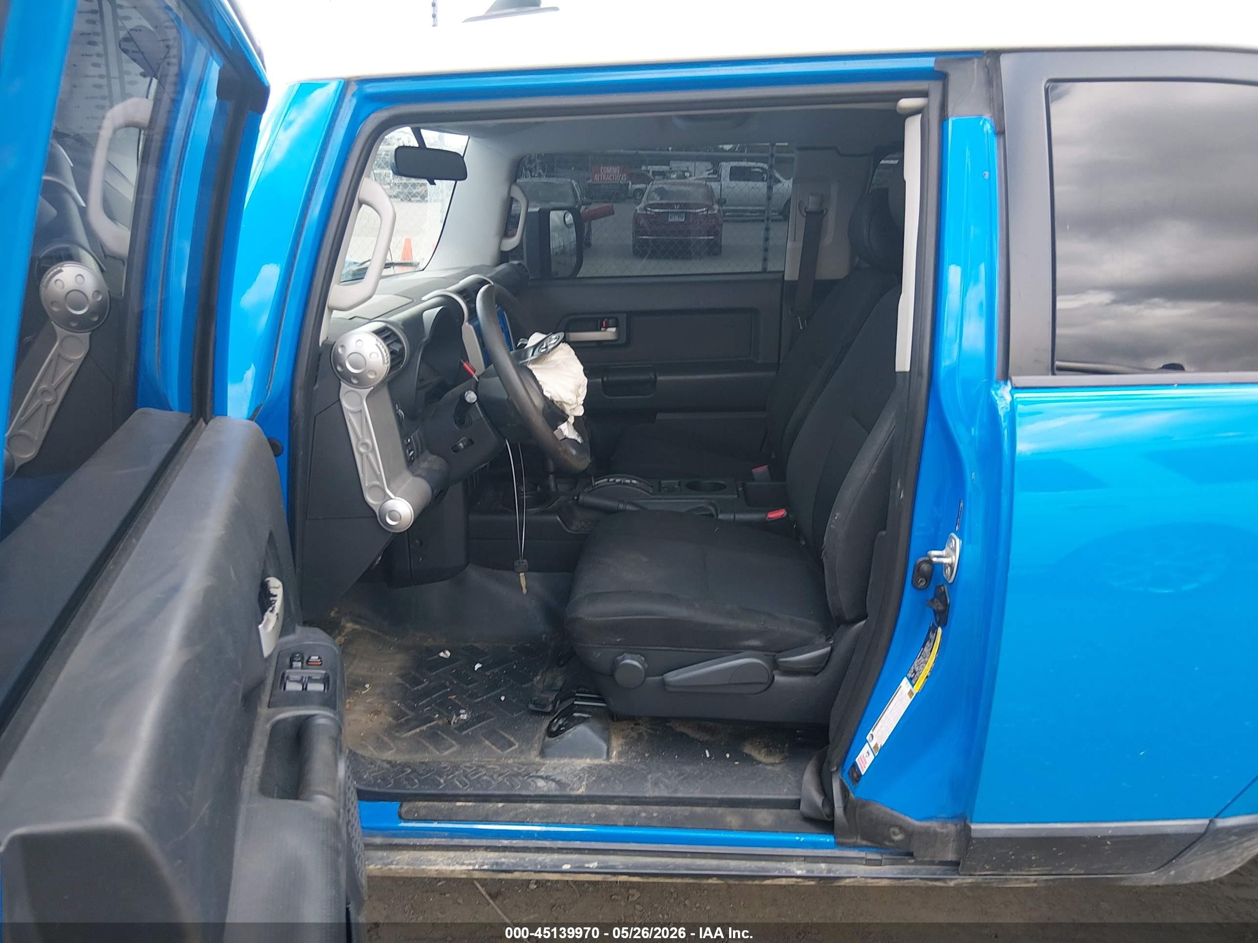 2007 Toyota Fj Cruiser   Blue vin: JTEBU11F670098897