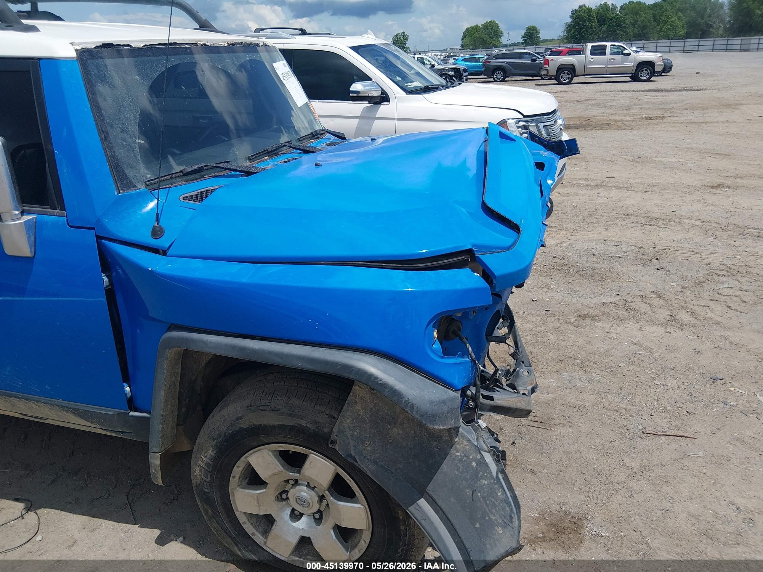 2007 Toyota Fj Cruiser   Blue vin: JTEBU11F670098897
