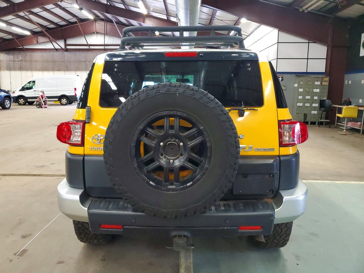 2008 Toyota Fj Cruiser Base Yellow vin: JTEBU11F68K014177