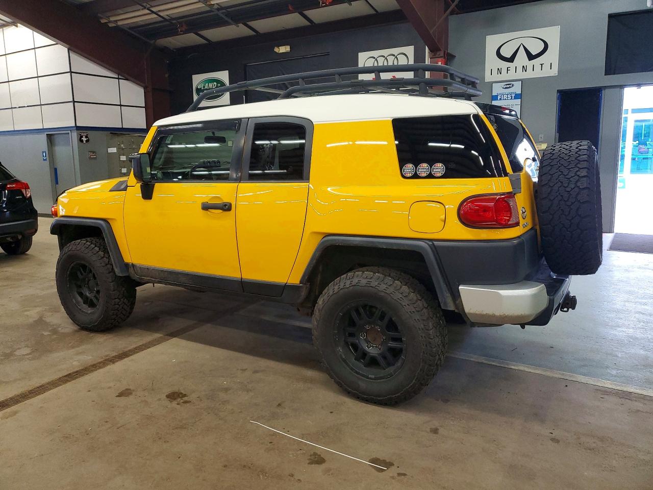 2008 Toyota Fj Cruiser Base Yellow vin: JTEBU11F68K014177