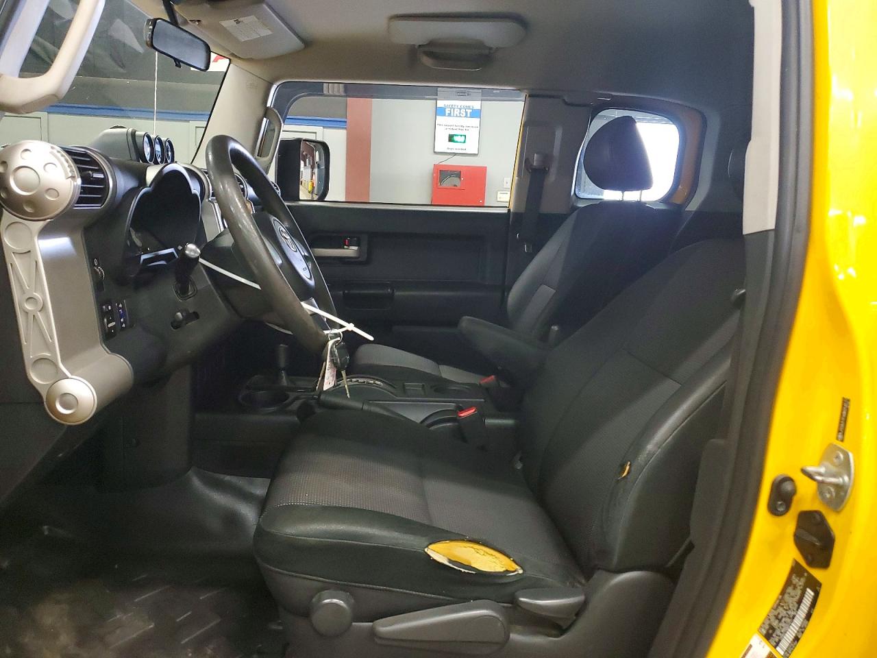 2008 Toyota Fj Cruiser Base Yellow vin: JTEBU11F68K014177