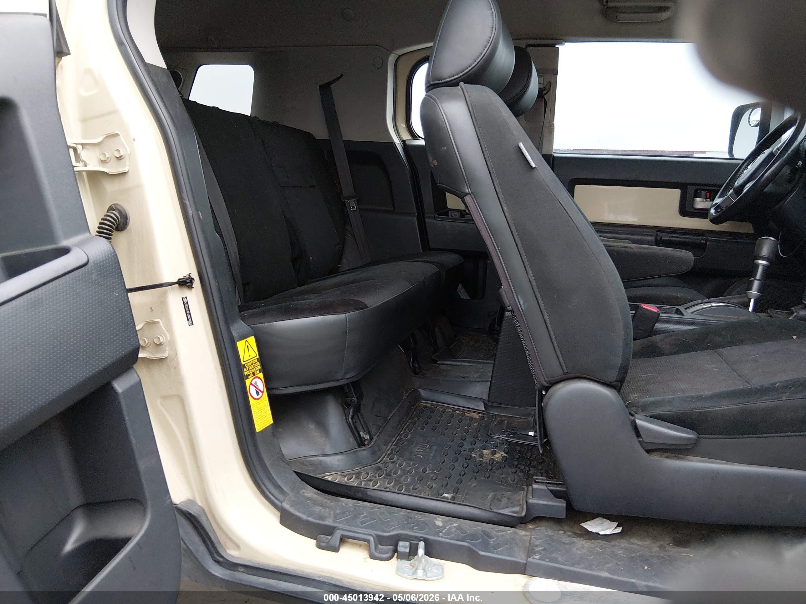 2008 Toyota Fj Cruiser   Beige vin: JTEBU11F68K046224