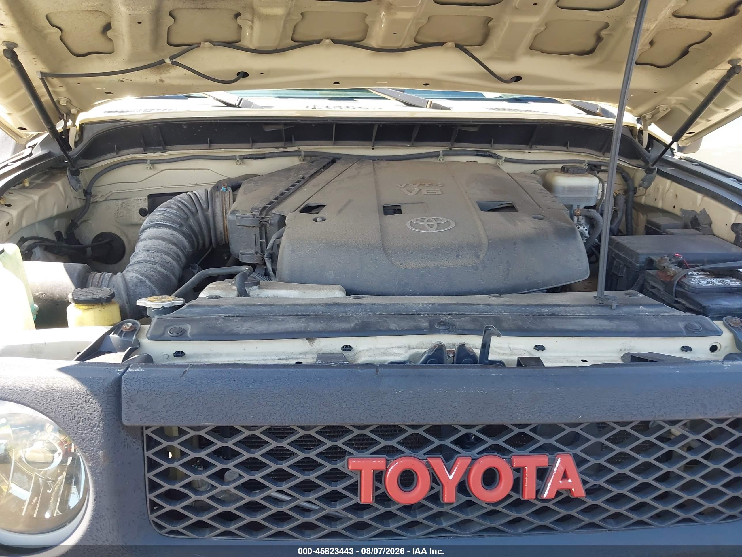 2008 Toyota Fj Cruiser   Cream vin: JTEBU11F68K047874