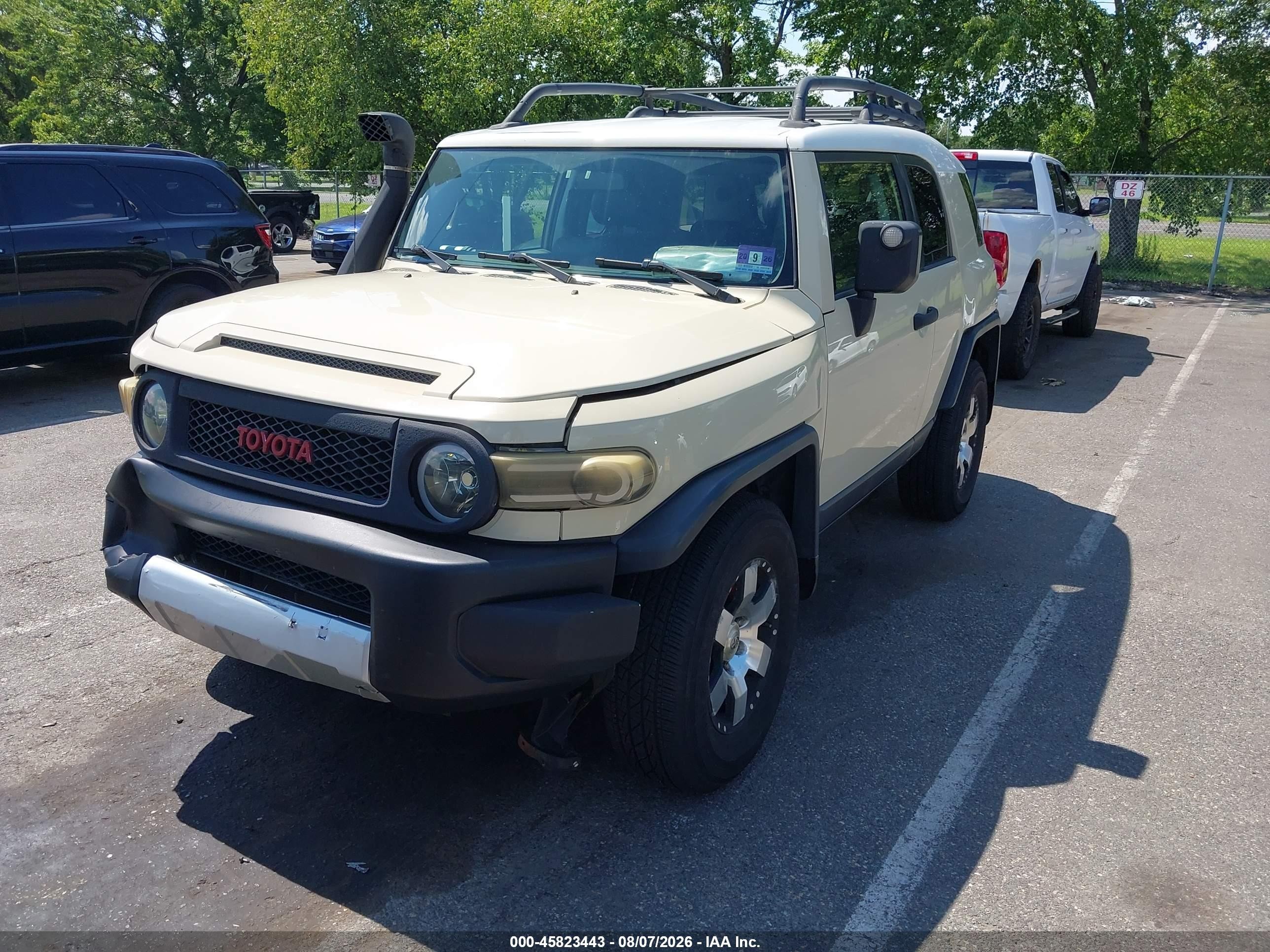 2008 Toyota Fj Cruiser   Cream vin: JTEBU11F68K047874