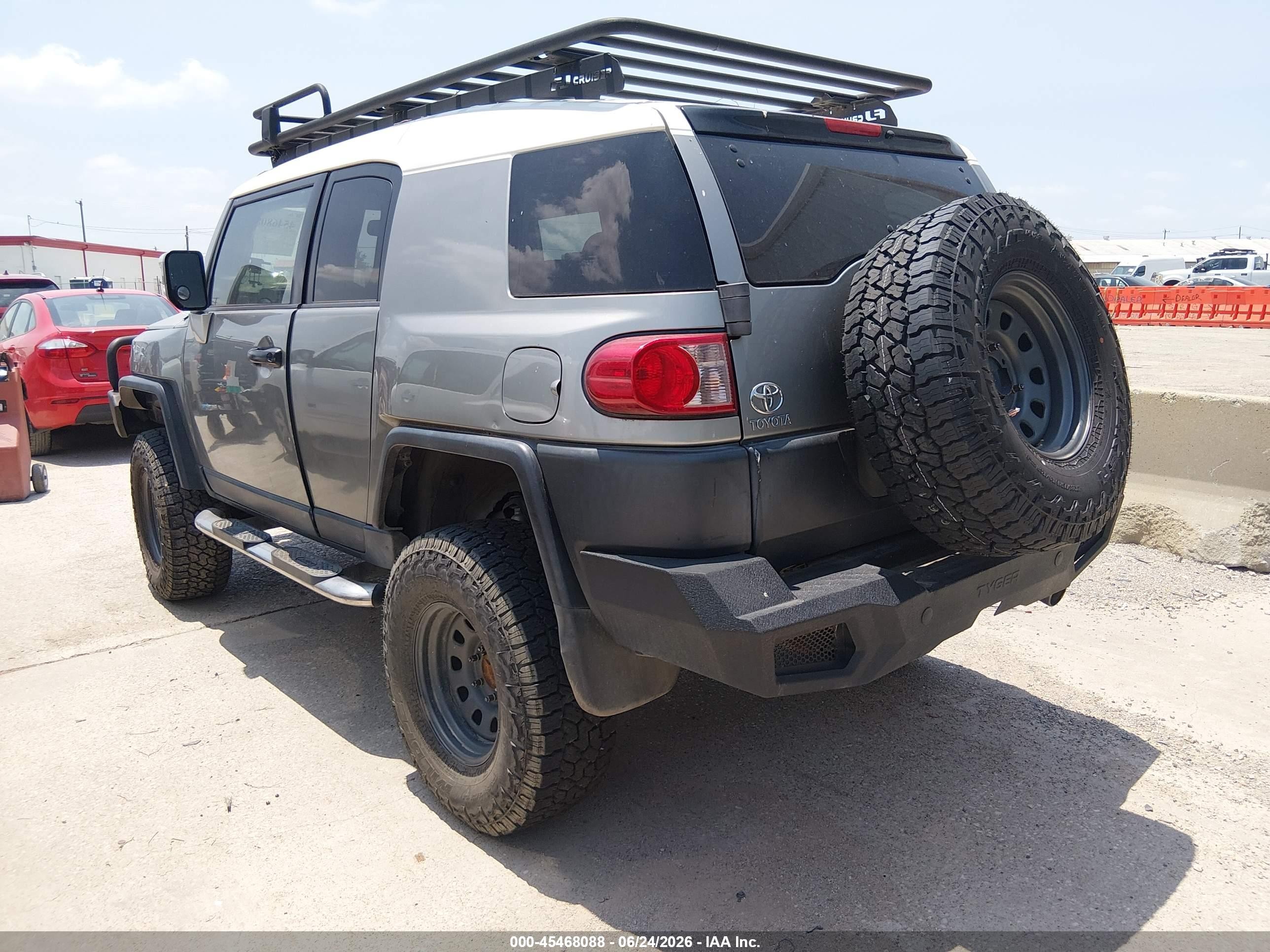 2009 Toyota Fj Cruiser   Gray vin: JTEBU11F69K057371