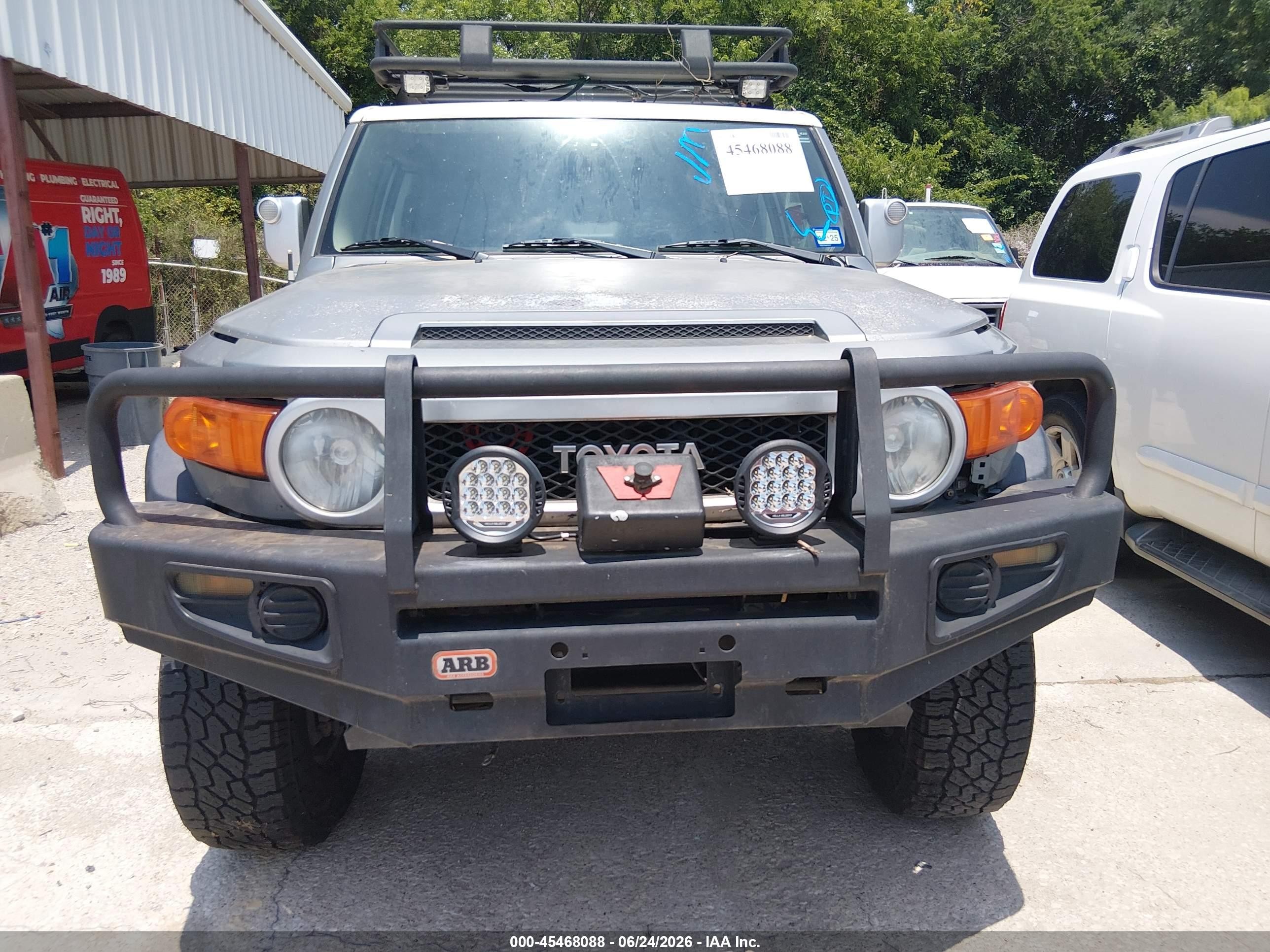 2009 Toyota Fj Cruiser   Gray vin: JTEBU11F69K057371