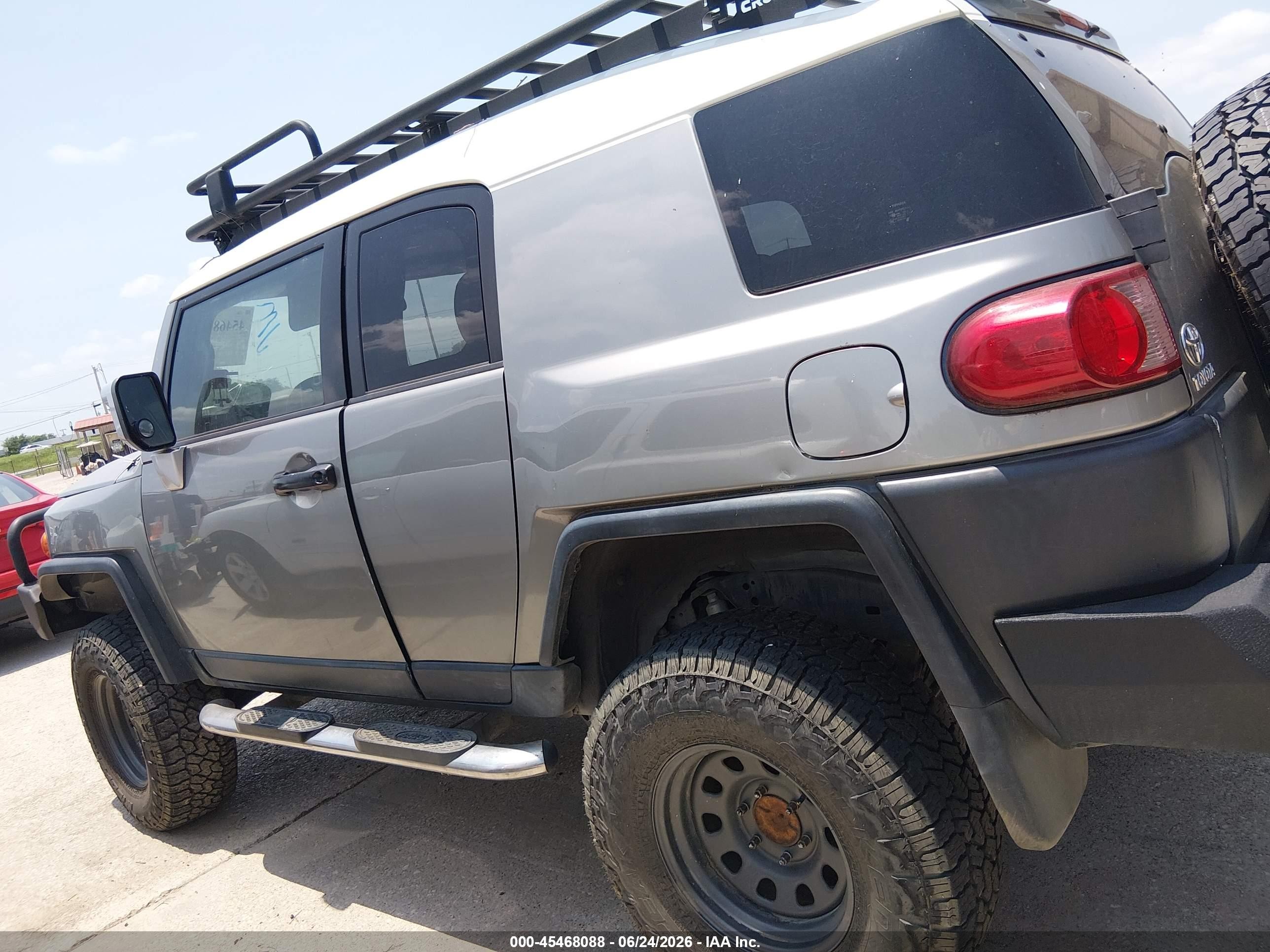 2009 Toyota Fj Cruiser   Gray vin: JTEBU11F69K057371