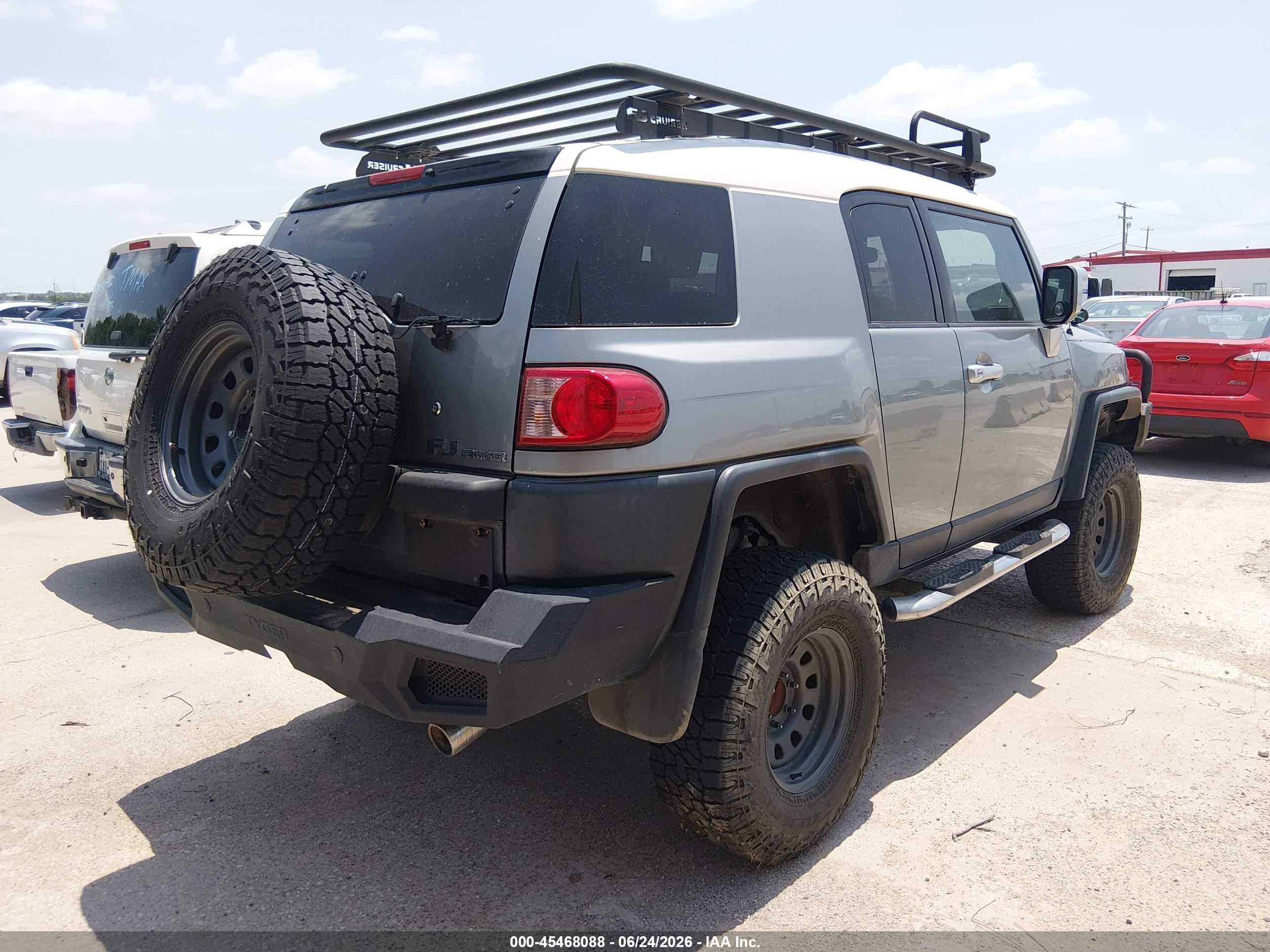 2009 Toyota Fj Cruiser   Gray vin: JTEBU11F69K057371