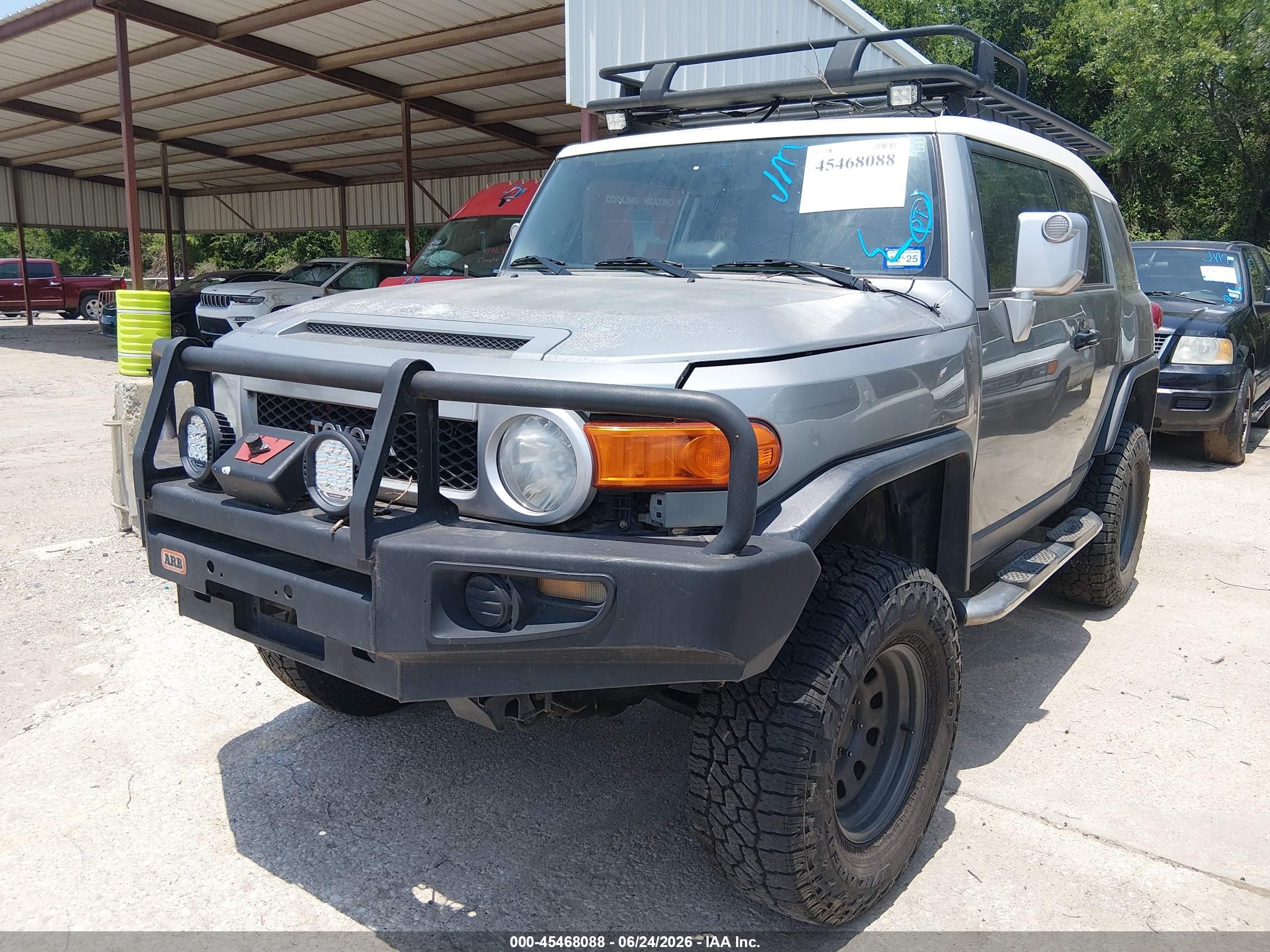 2009 Toyota Fj Cruiser   Gray vin: JTEBU11F69K057371