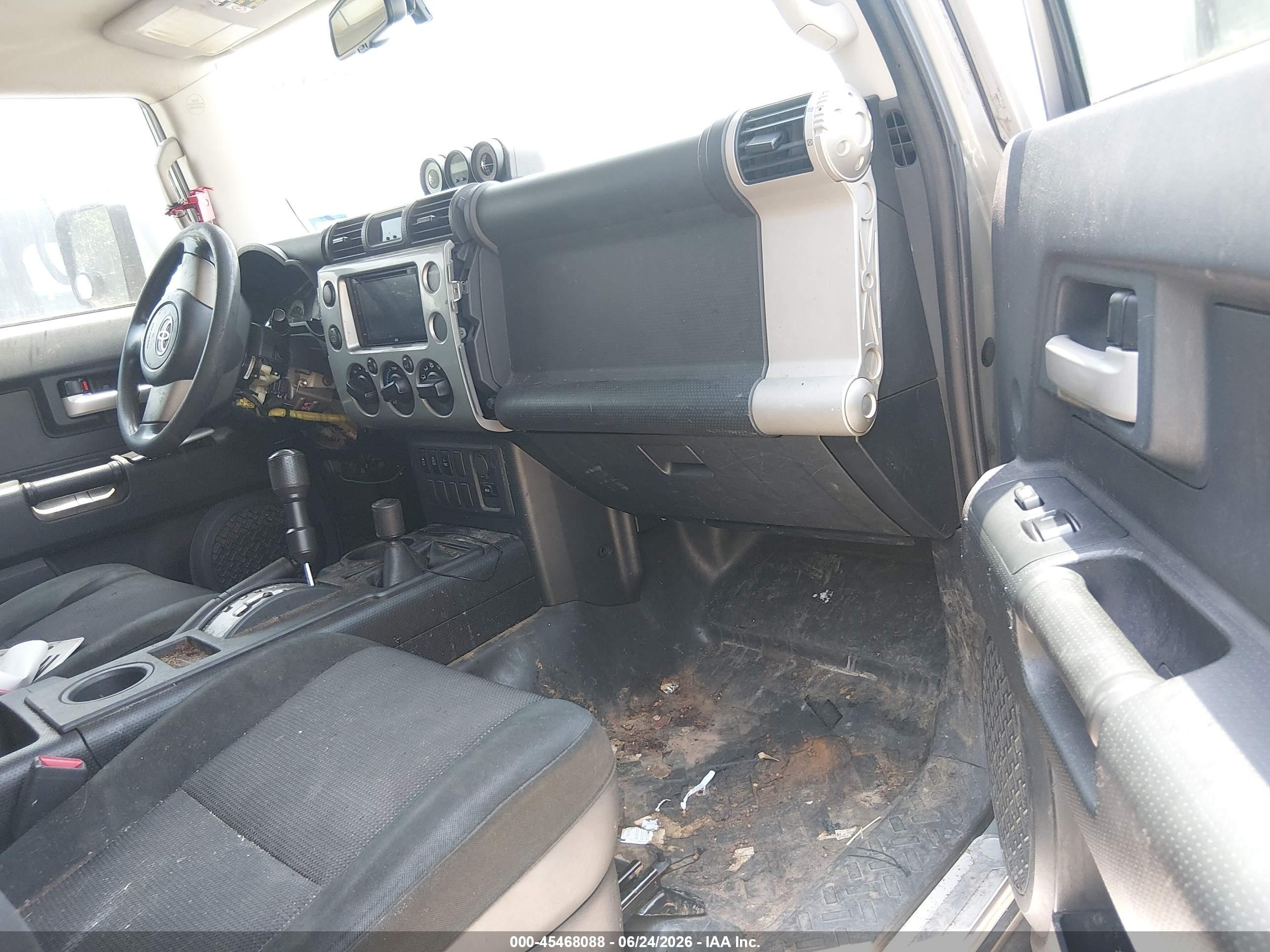2009 Toyota Fj Cruiser   Gray vin: JTEBU11F69K057371