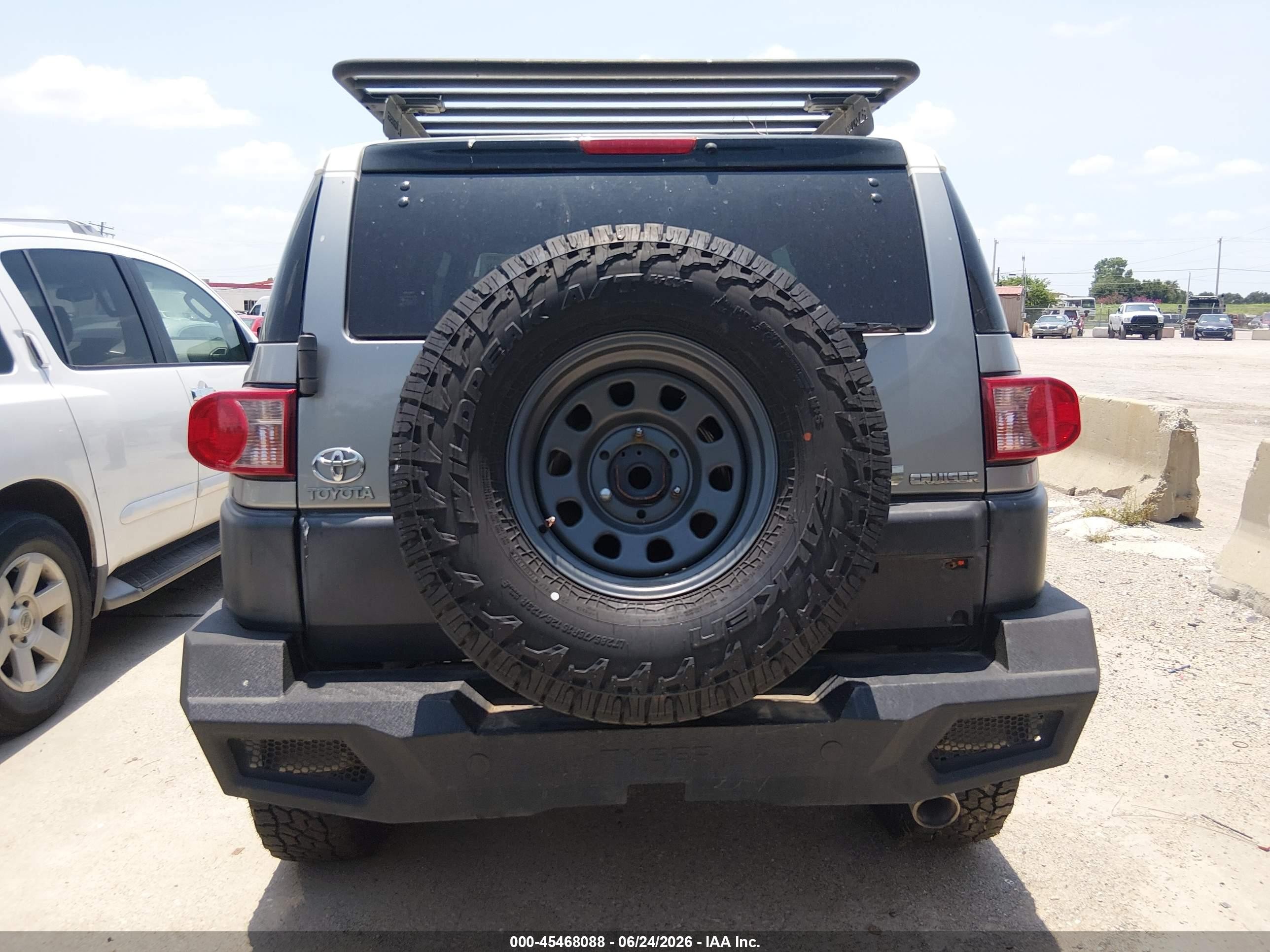 2009 Toyota Fj Cruiser   Gray vin: JTEBU11F69K057371