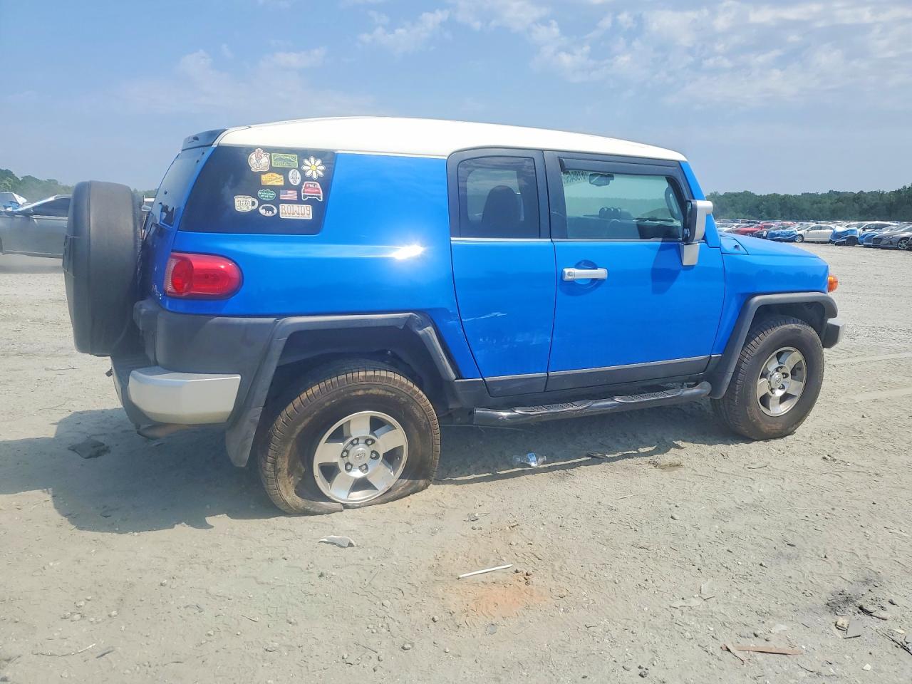 2009 Toyota Fj Cruiser Base Blue vin: JTEBU11F69K067821