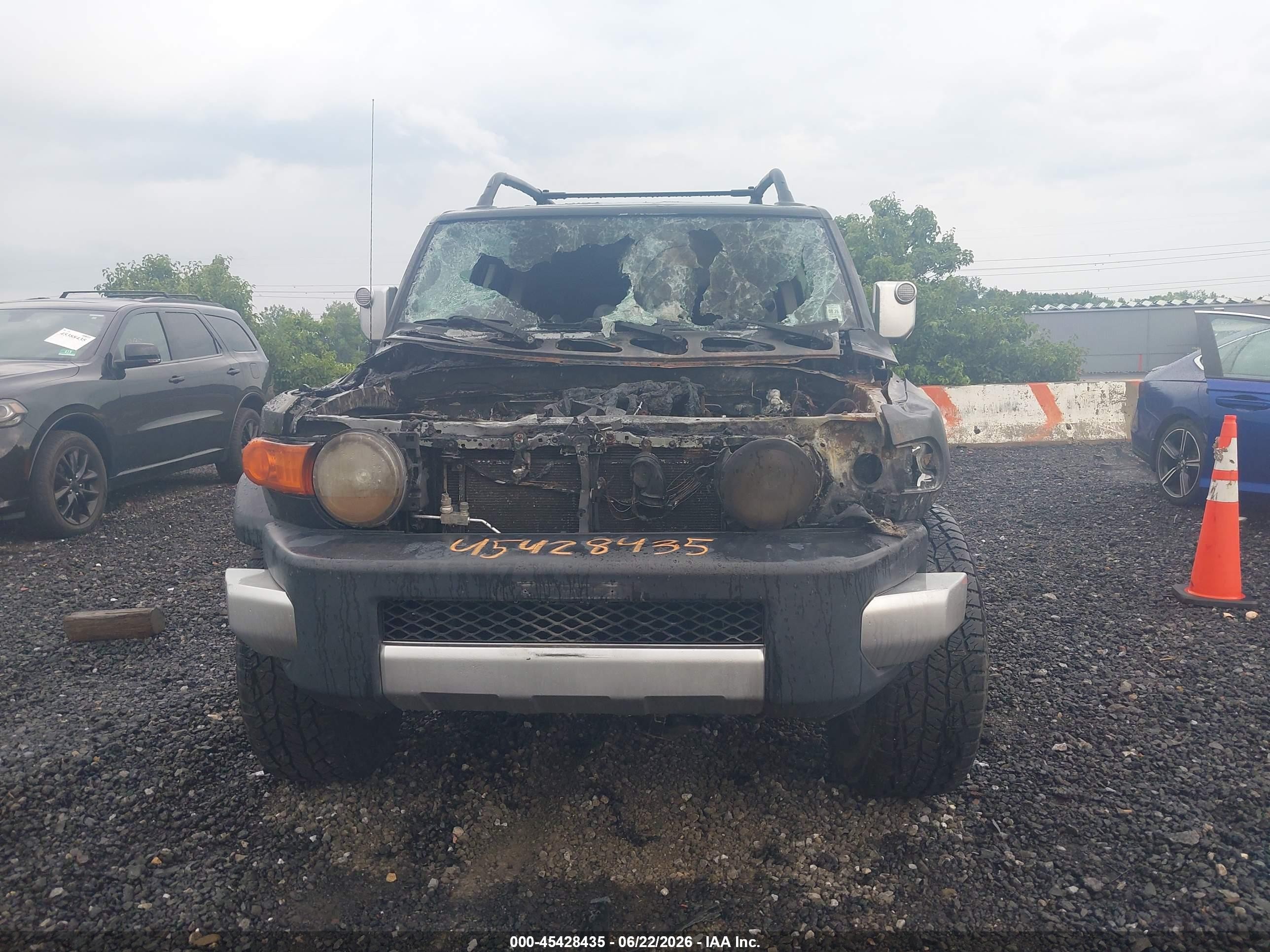 2007 Toyota Fj Cruiser   Black vin: JTEBU11F770018720