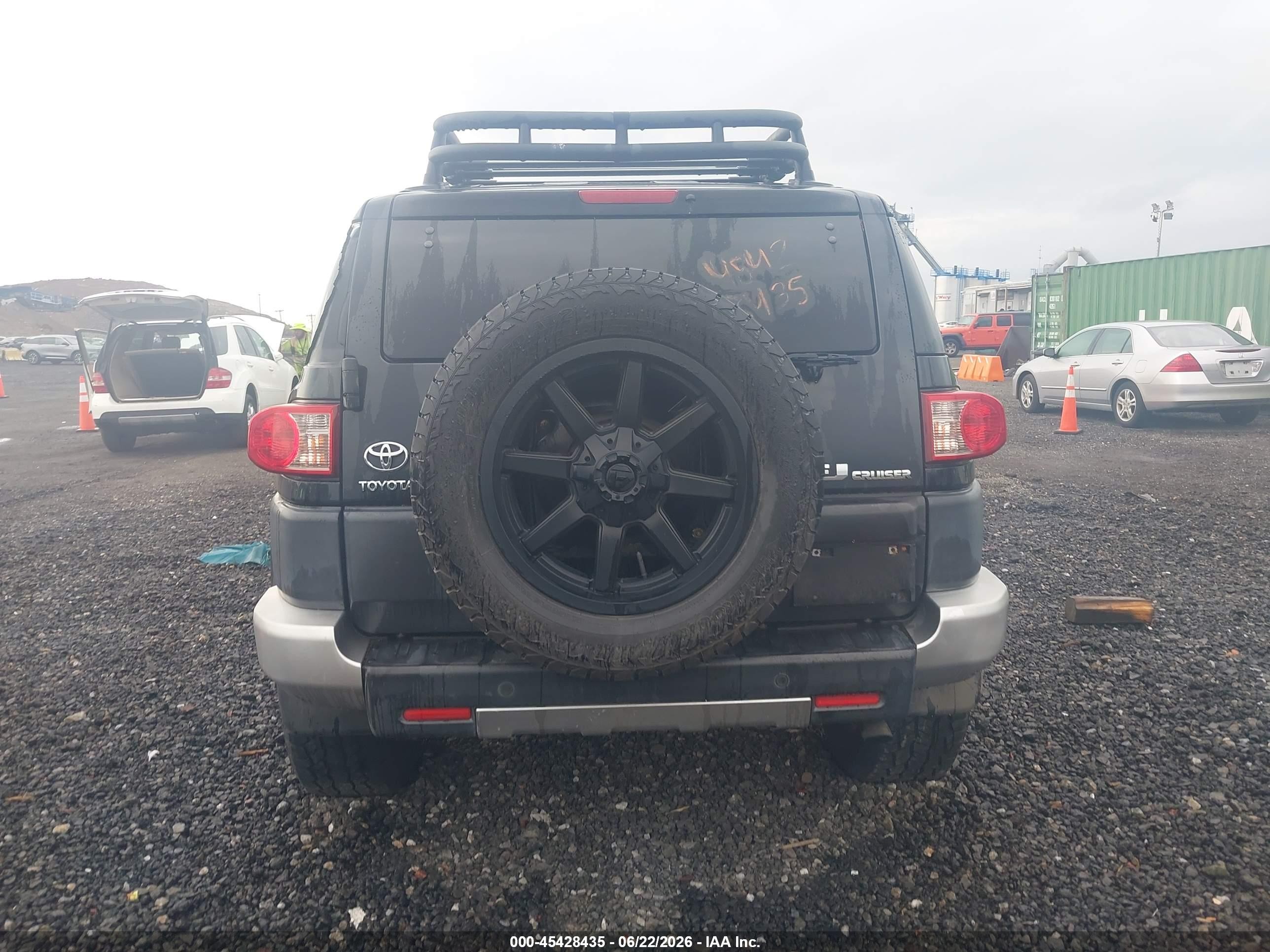 2007 Toyota Fj Cruiser   Black vin: JTEBU11F770018720