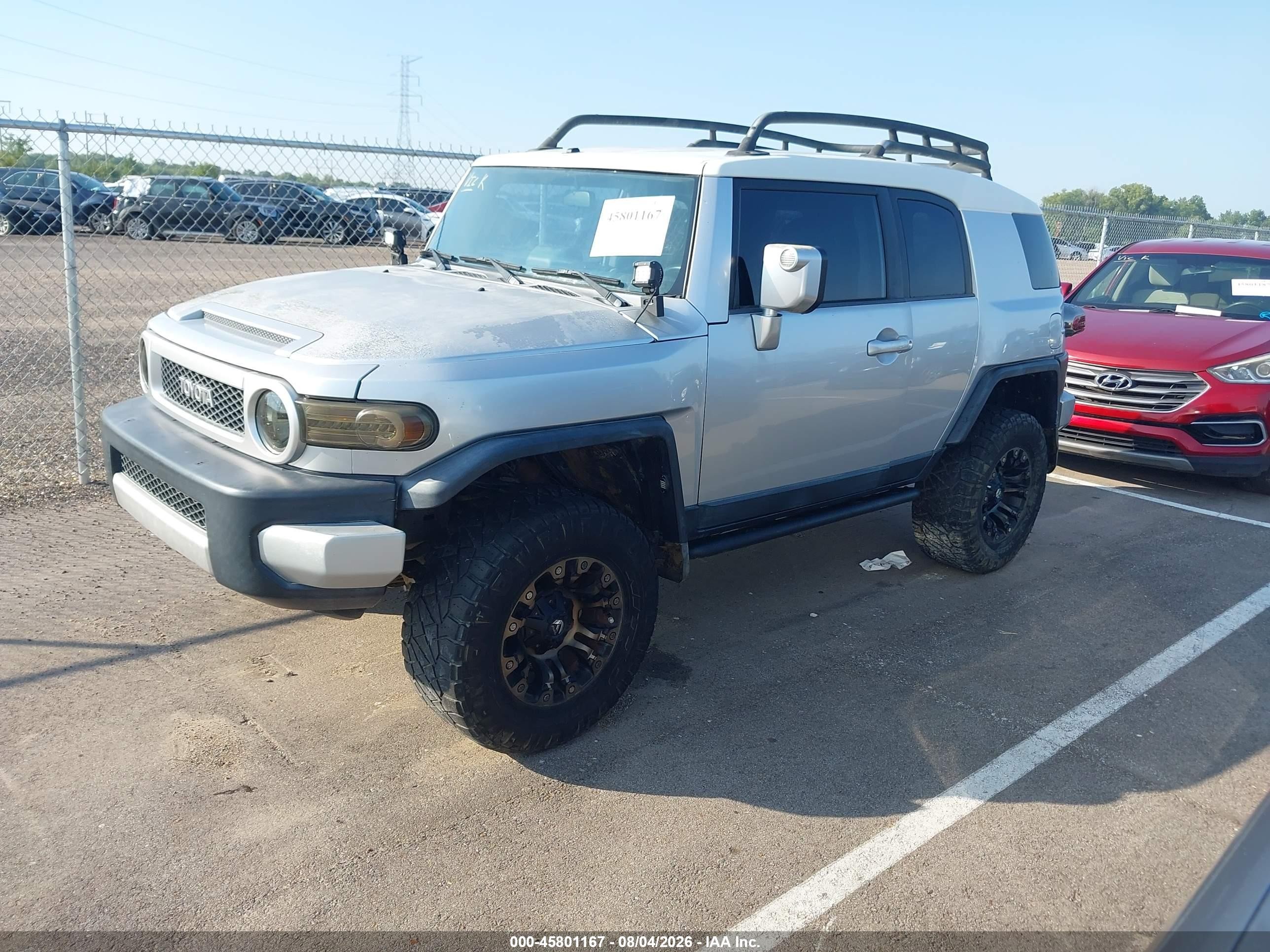 2007 Toyota Fj Cruiser   Silver vin: JTEBU11F770045285
