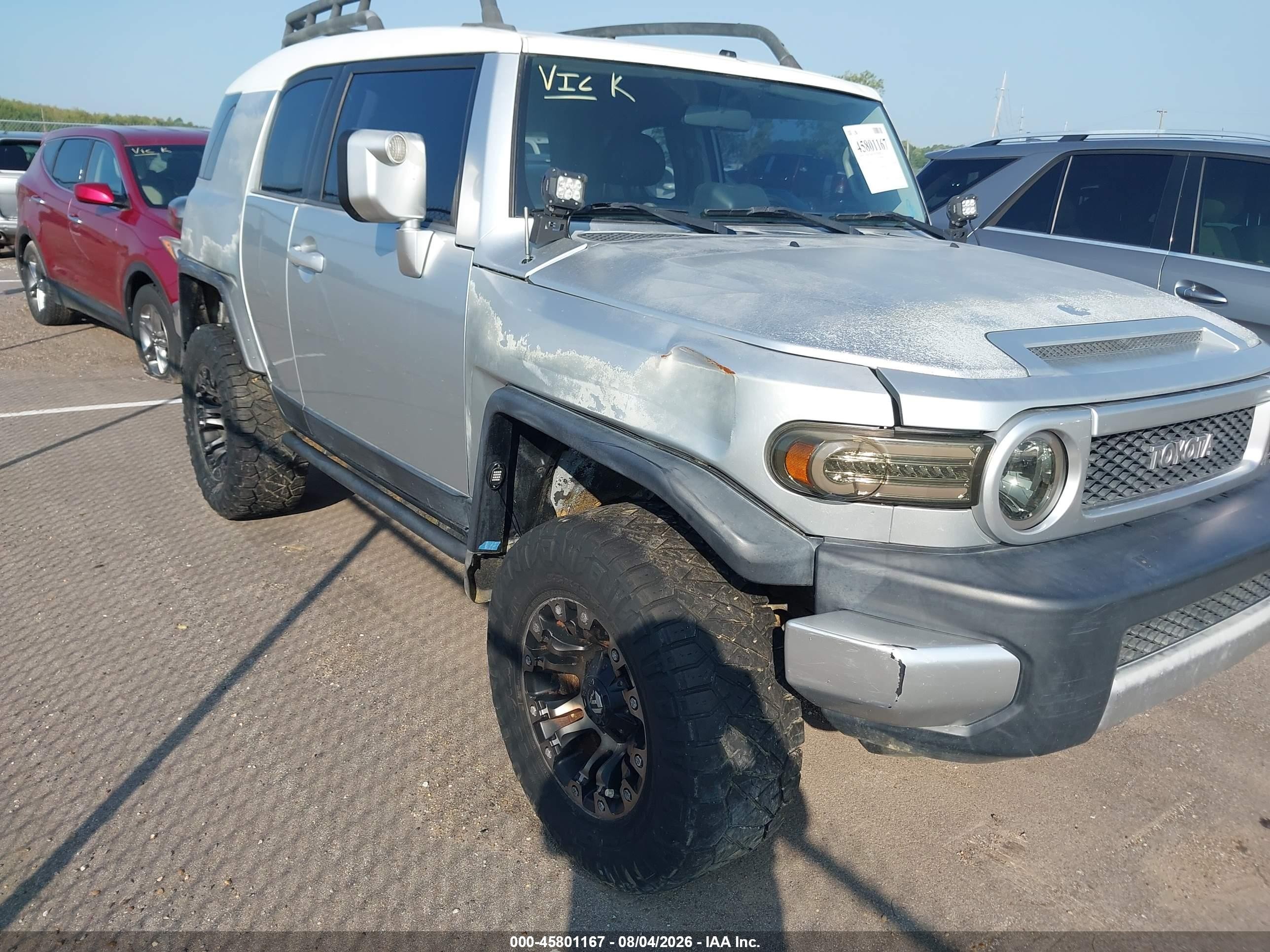 2007 Toyota Fj Cruiser   Silver vin: JTEBU11F770045285