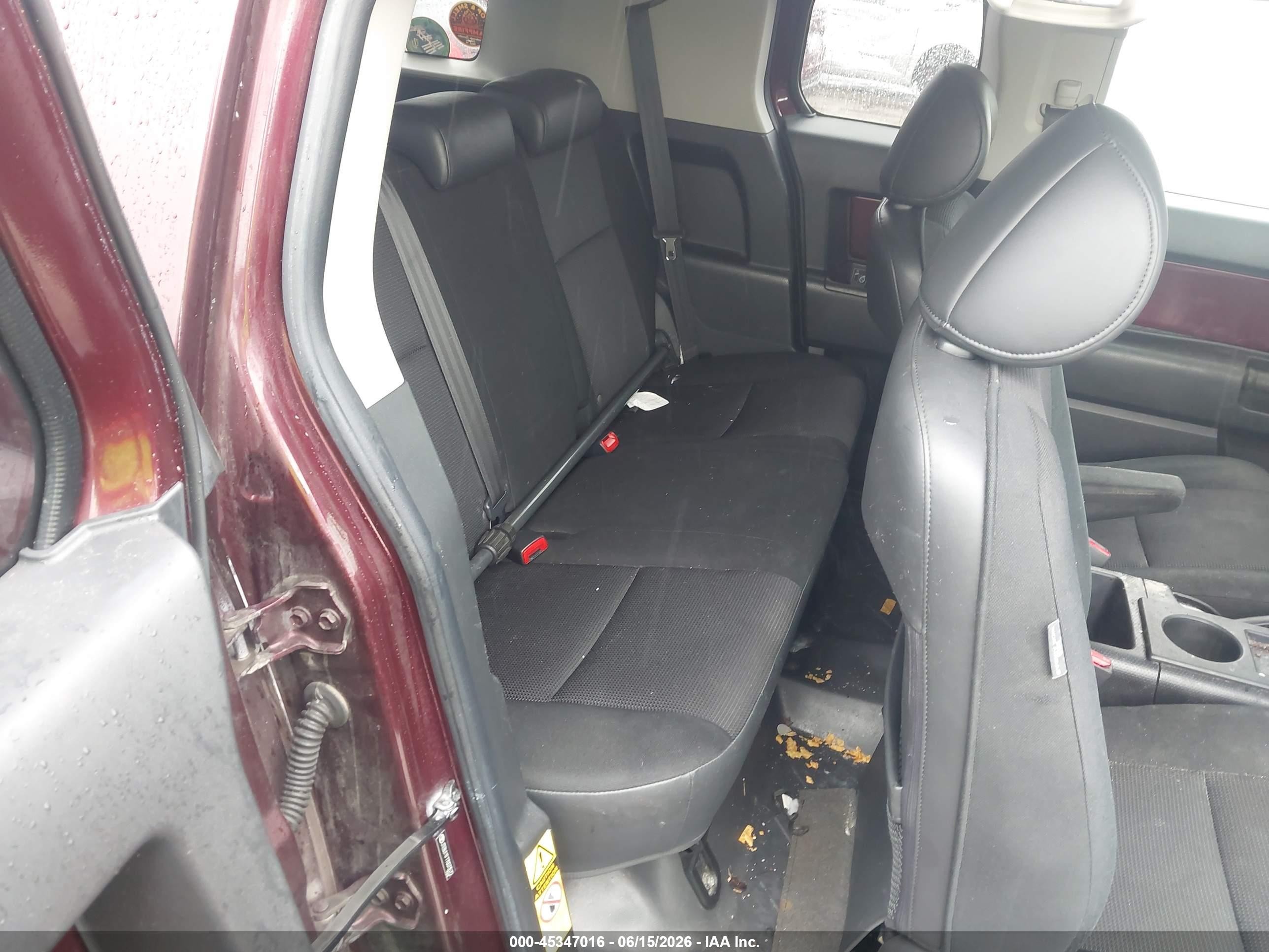 2007 Toyota Fj Cruiser   Maroon vin: JTEBU11F770073572