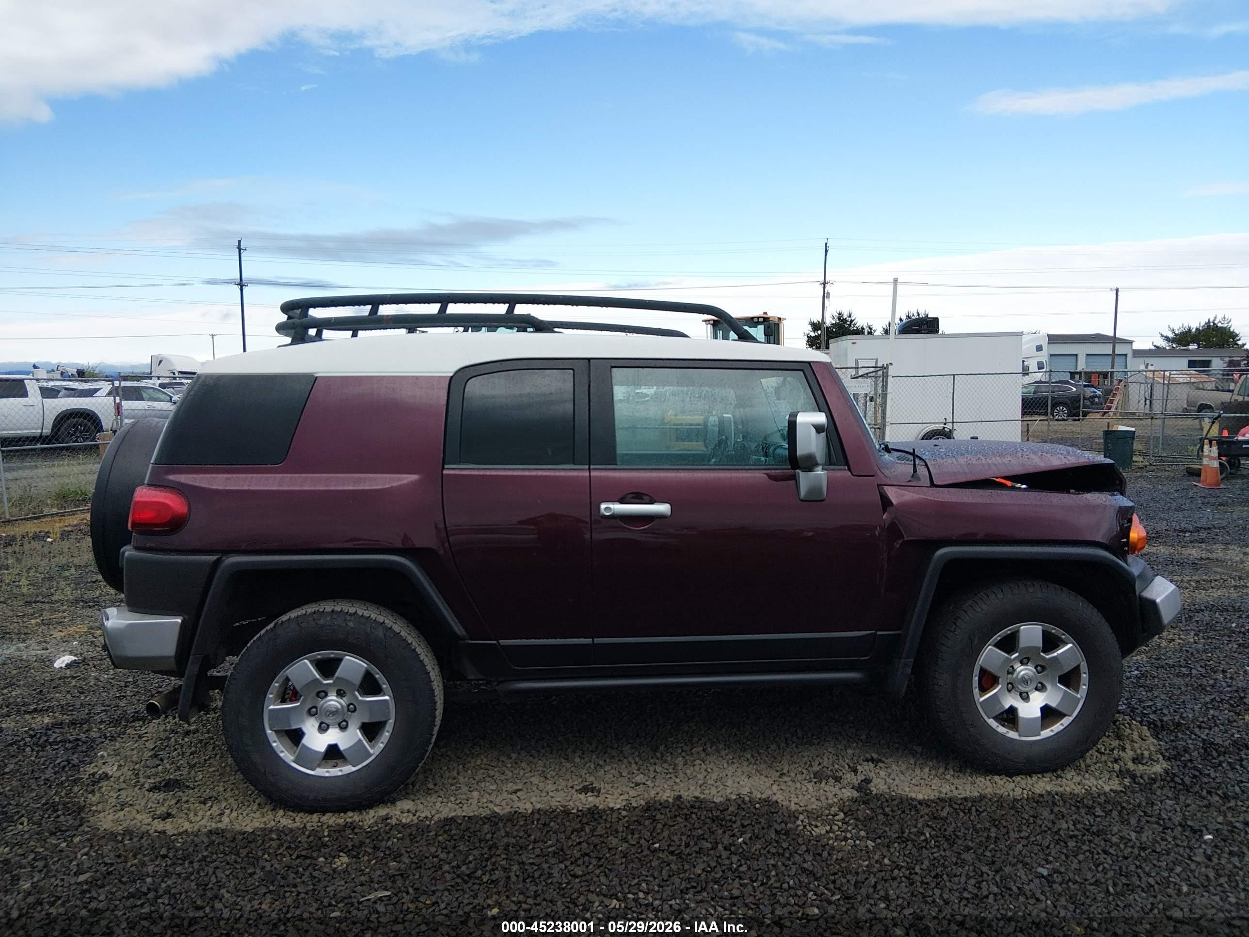 2007 Toyota Fj Cruiser   Purple vin: JTEBU11F770089836