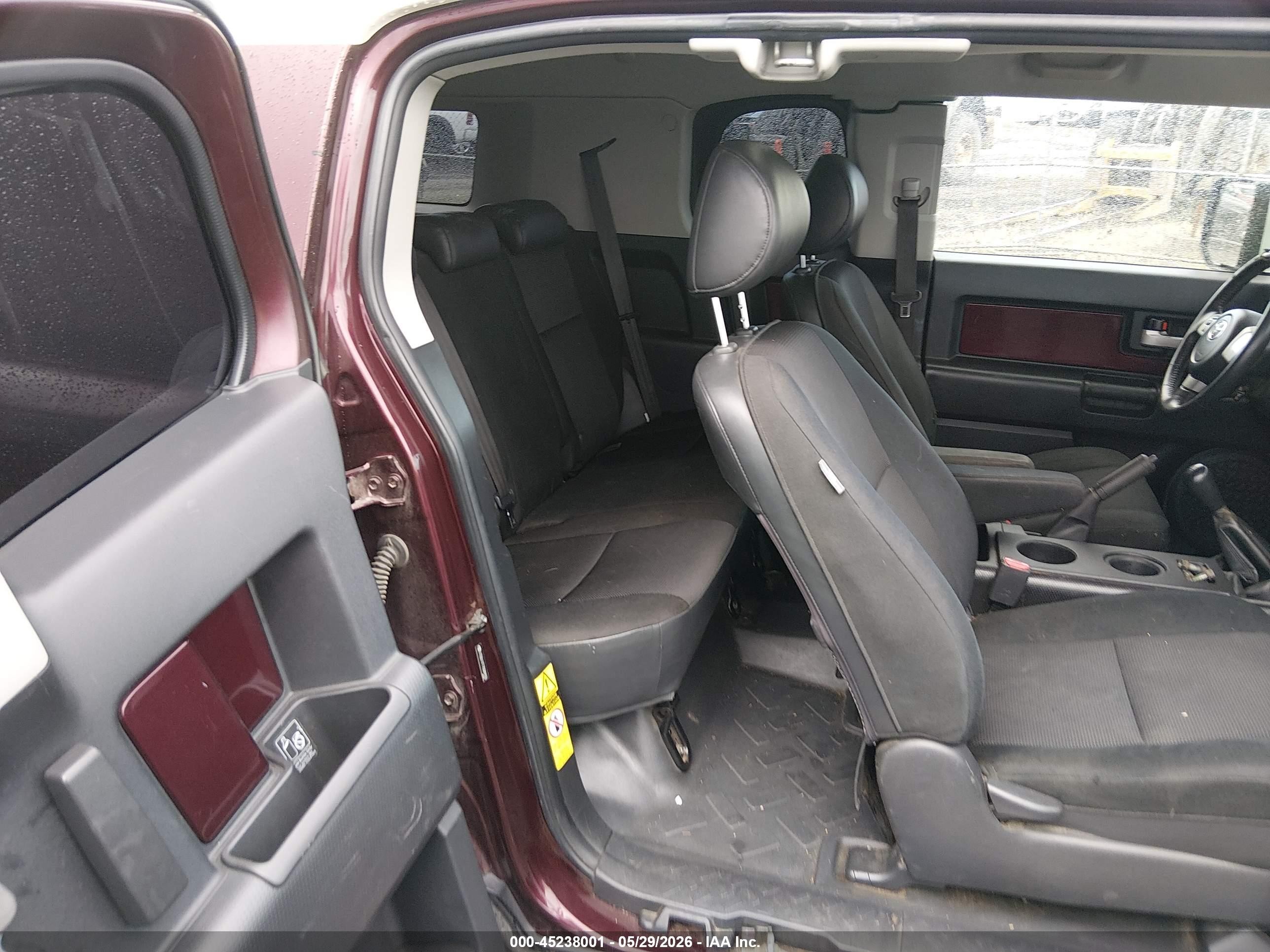 2007 Toyota Fj Cruiser   Purple vin: JTEBU11F770089836