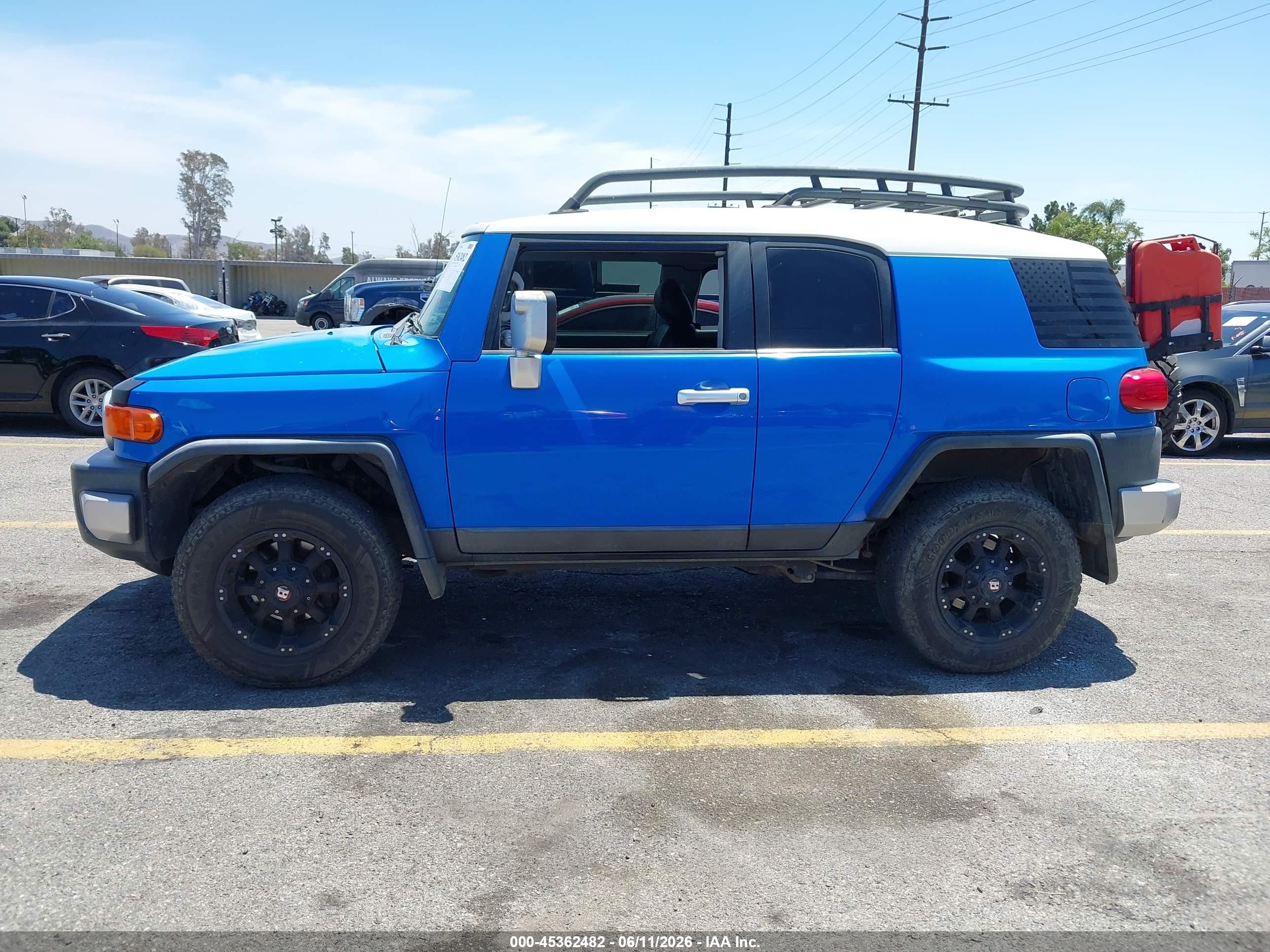2008 Toyota Fj Cruiser   Blue vin: JTEBU11F78K011336