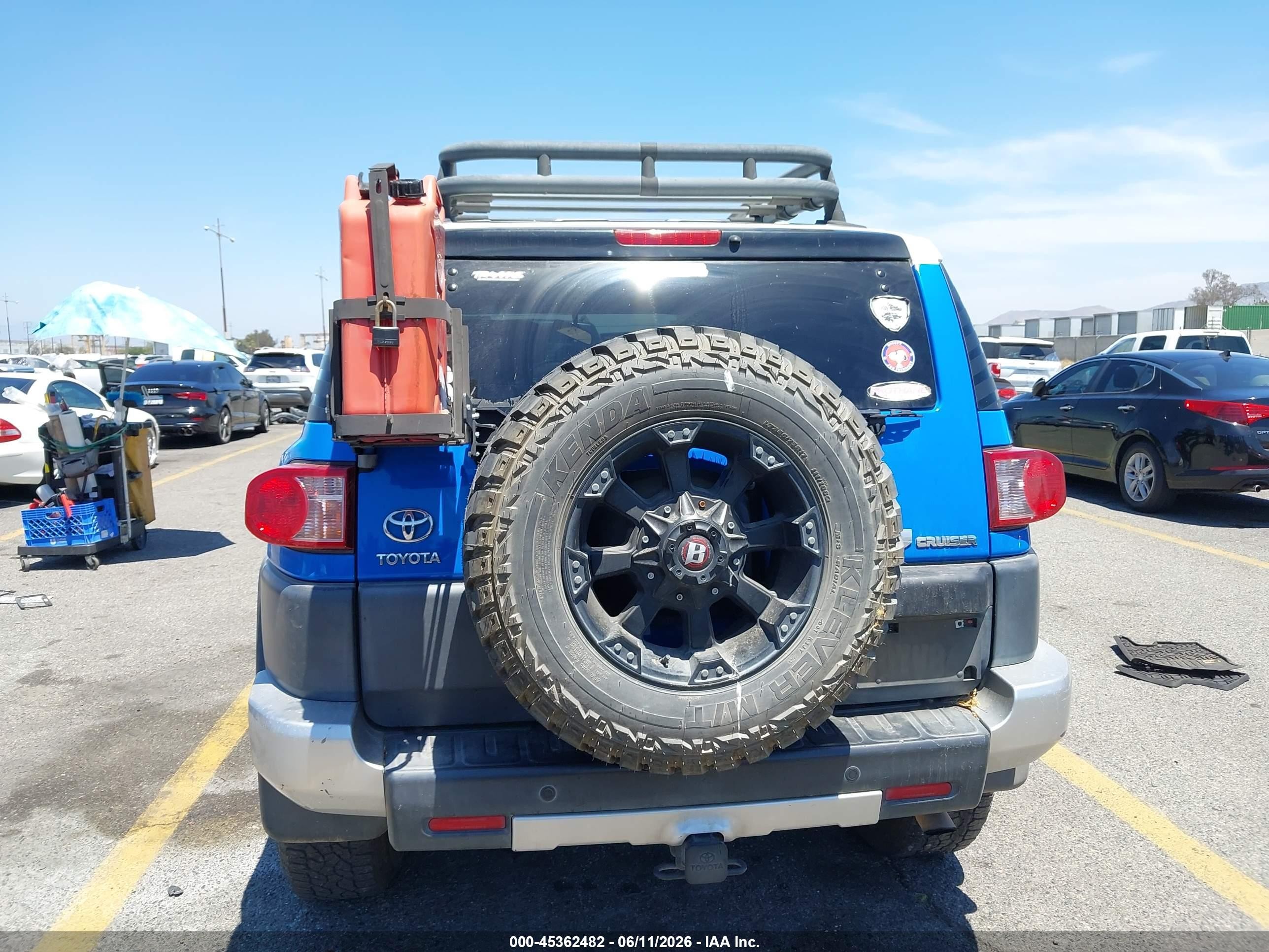 2008 Toyota Fj Cruiser   Blue vin: JTEBU11F78K011336