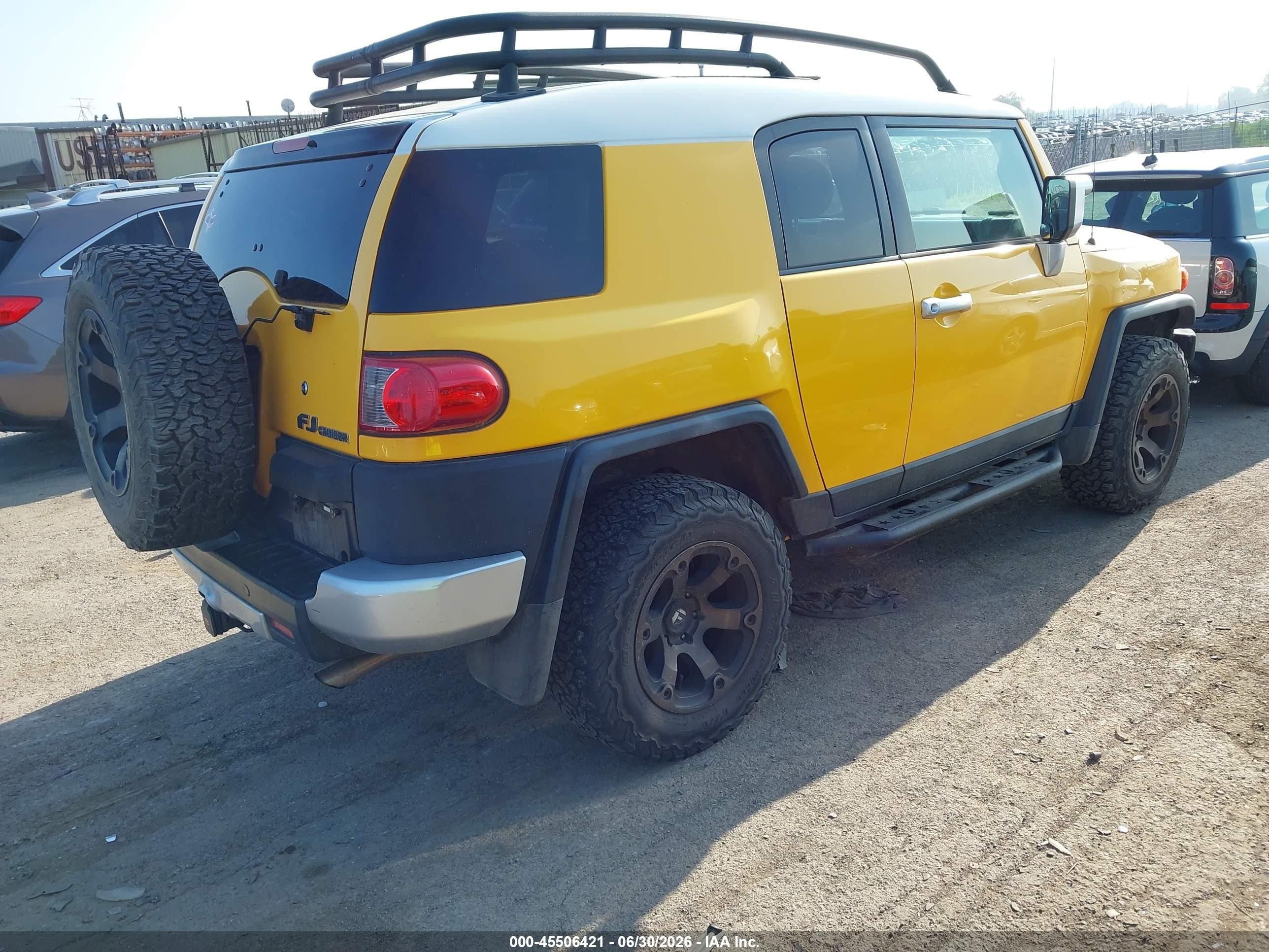 2007 Toyota Fj Cruiser   Yellow vin: JTEBU11F870004146