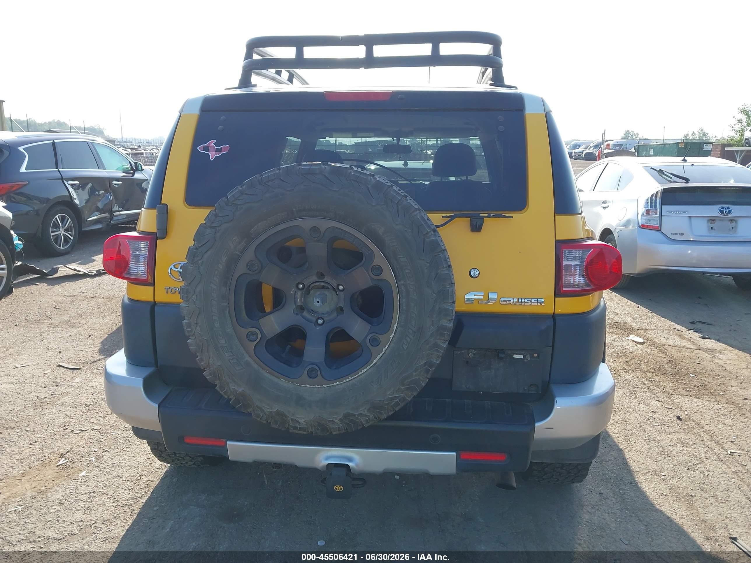 2007 Toyota Fj Cruiser   Yellow vin: JTEBU11F870004146