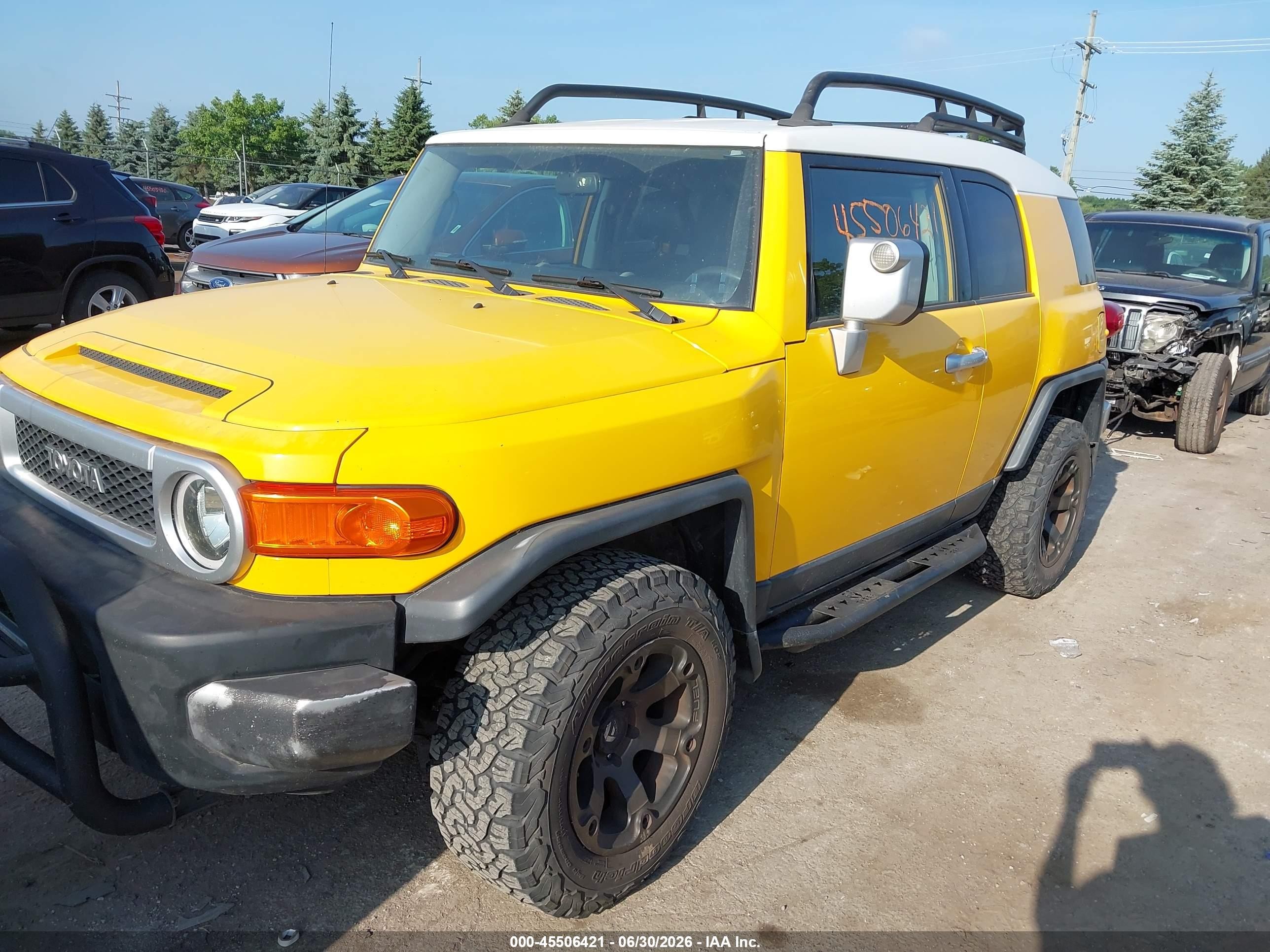 2007 Toyota Fj Cruiser   Yellow vin: JTEBU11F870004146