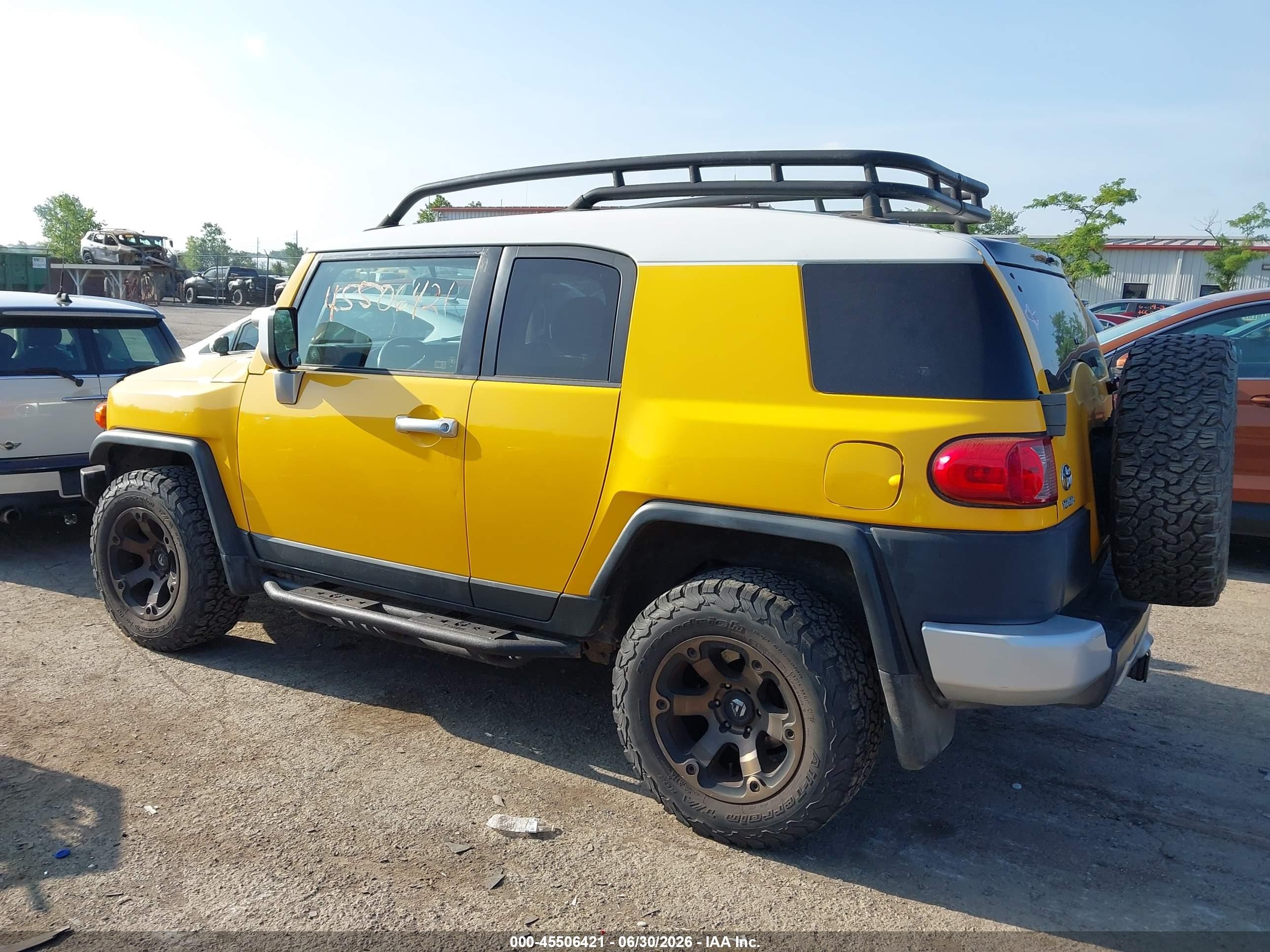 2007 Toyota Fj Cruiser   Yellow vin: JTEBU11F870004146