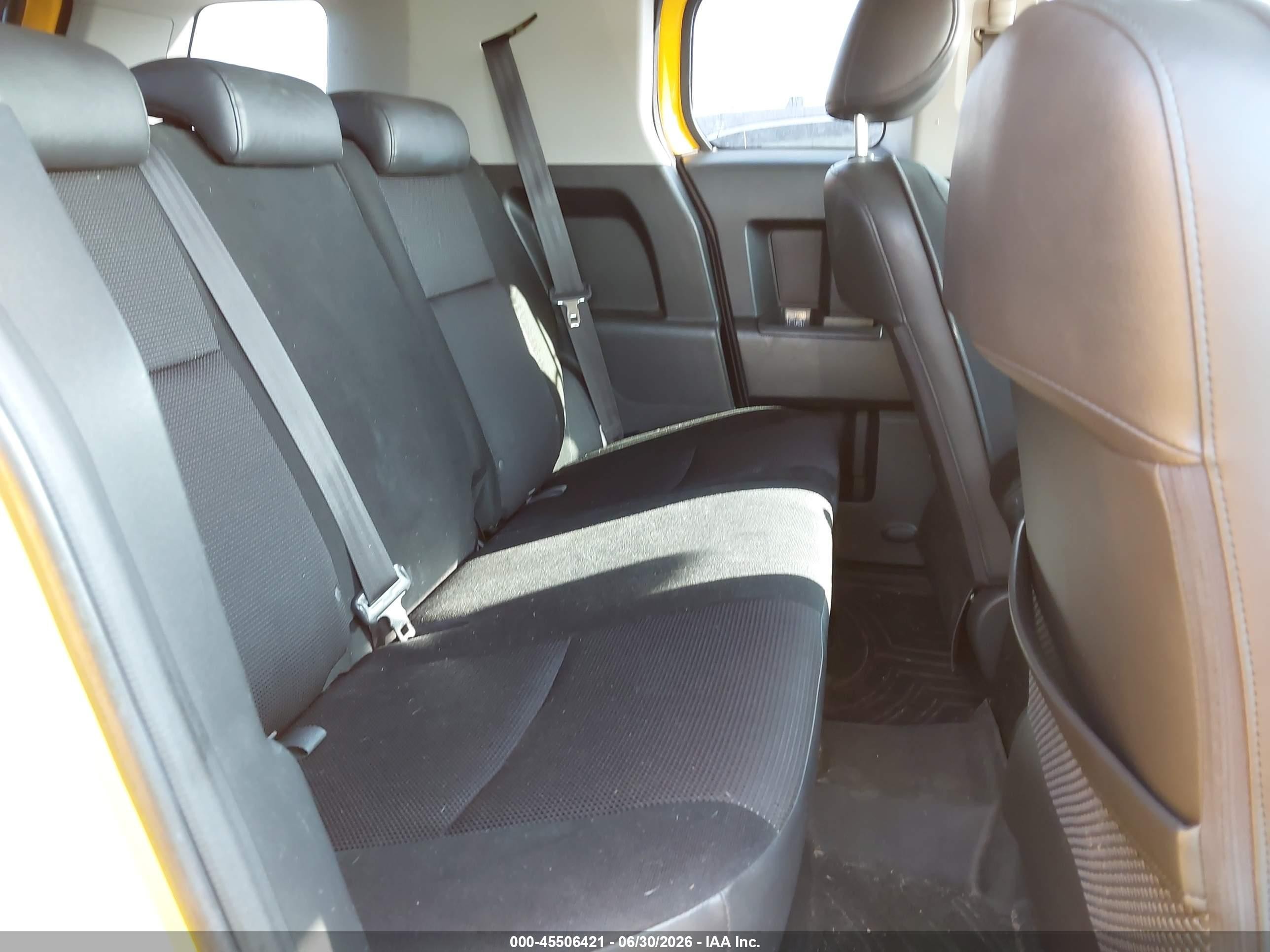 2007 Toyota Fj Cruiser   Yellow vin: JTEBU11F870004146